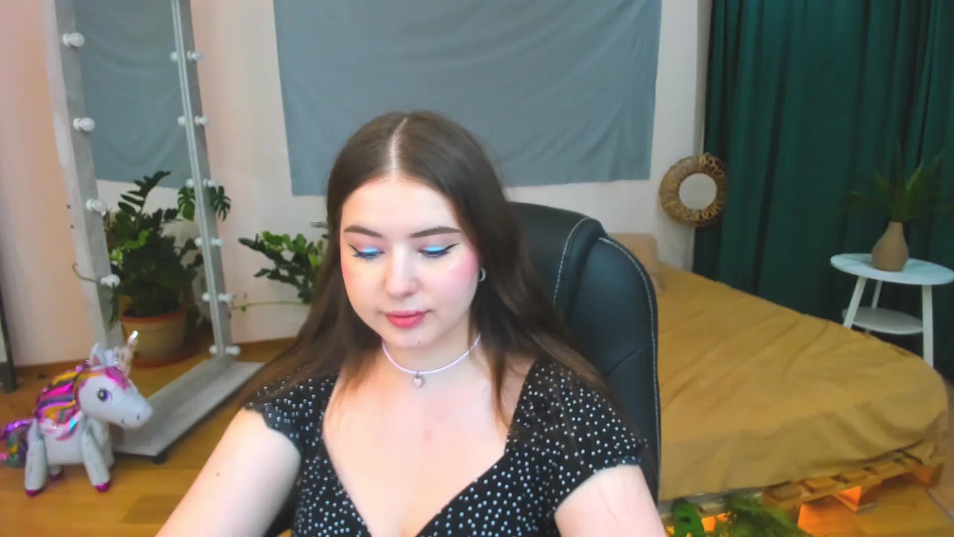 Gallery image thumbnail from AdmireMyEyes's myfreecams stream on, 07/15/2024, 18:59 image 11 of 20