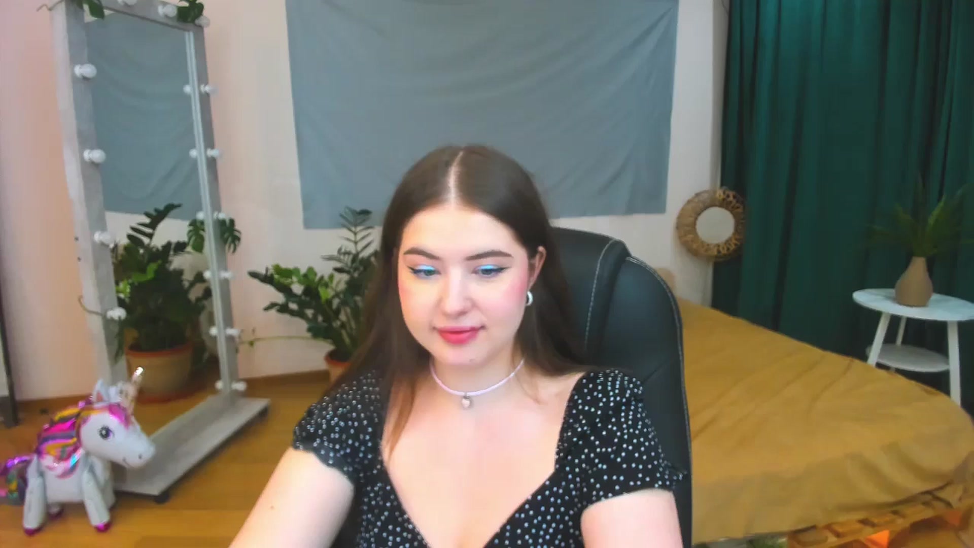 Gallery image thumbnail from AdmireMyEyes's myfreecams stream on, 07/15/2024, 18:59 image 19 of 20