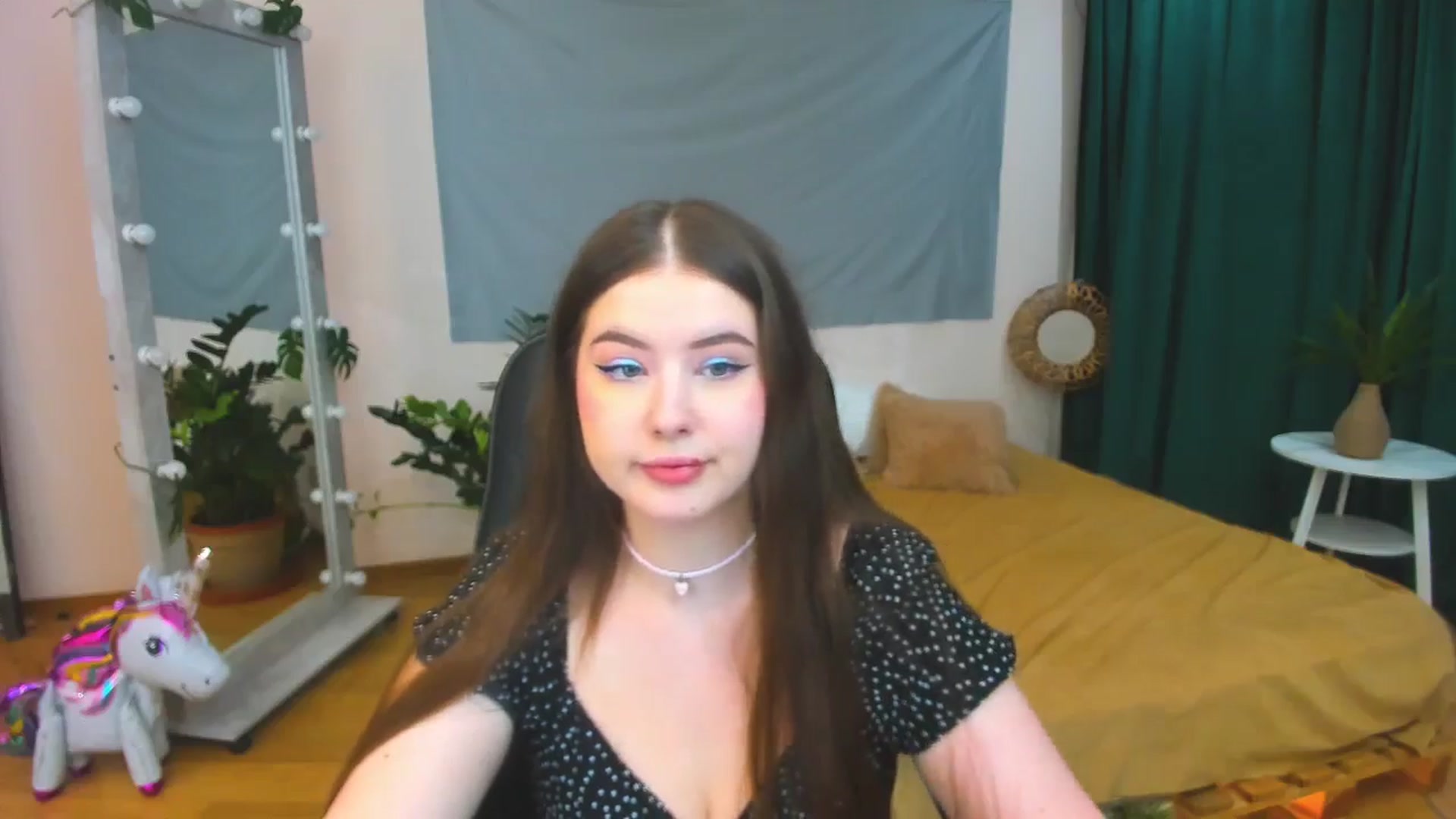 Gallery image thumbnail from AdmireMyEyes's myfreecams stream on, 07/15/2024, 18:59 image 16 of 20