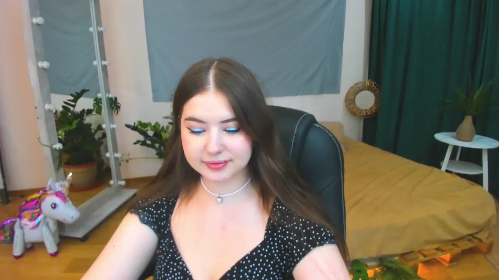 Gallery image thumbnail from AdmireMyEyes's myfreecams stream on, 07/15/2024, 18:59 image 10 of 20