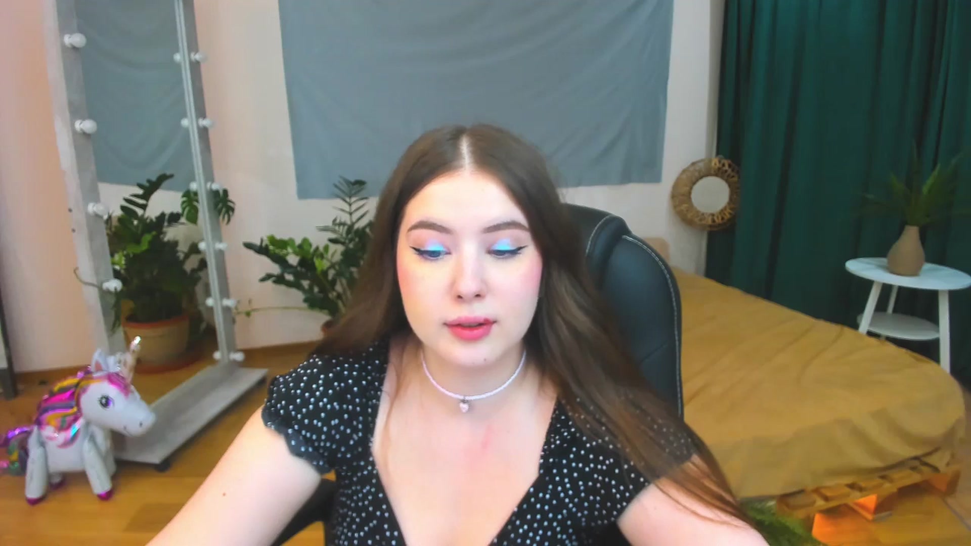 Gallery image thumbnail from AdmireMyEyes's myfreecams stream on, 07/15/2024, 18:59 image 4 of 20