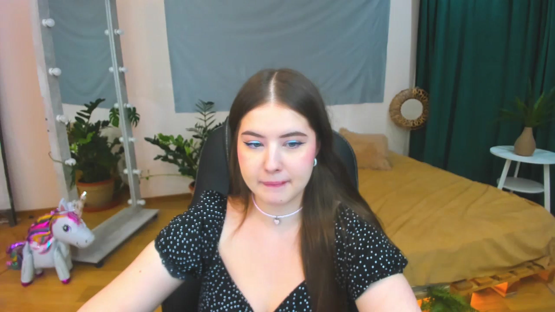Gallery image thumbnail from AdmireMyEyes's myfreecams stream on, 07/15/2024, 19:46 image 5 of 20