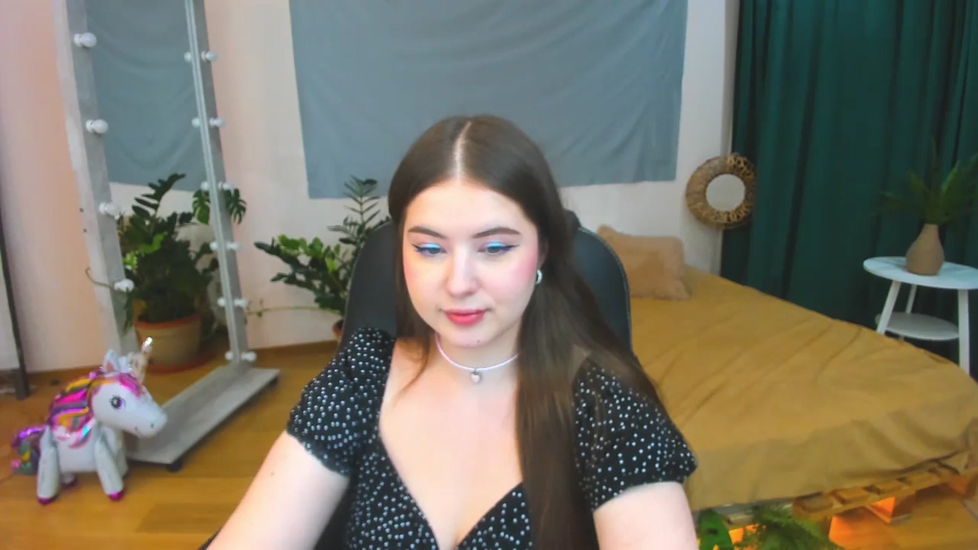 Gallery image thumbnail from AdmireMyEyes's myfreecams stream on, 07/15/2024, 19:46 image 3 of 20
