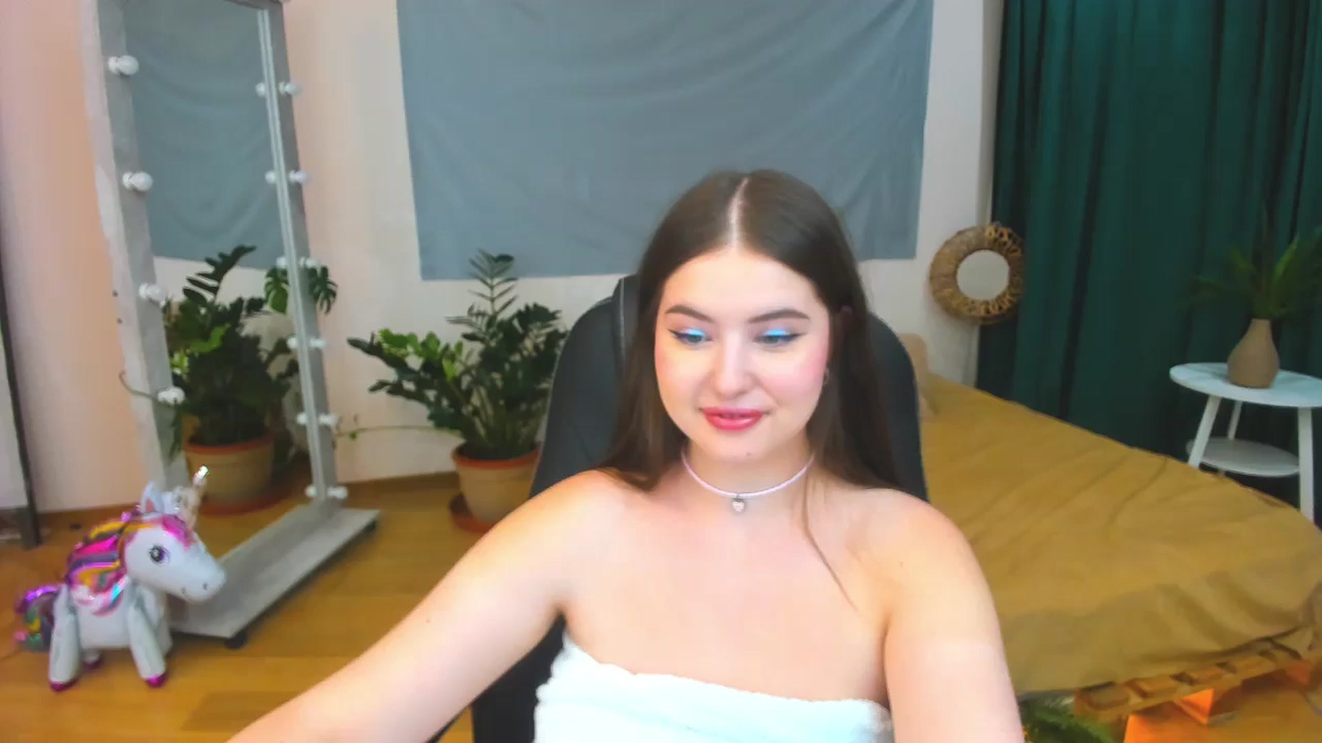 Gallery image thumbnail from AdmireMyEyes's myfreecams stream on, 07/15/2024, 21:46 image 15 of 20