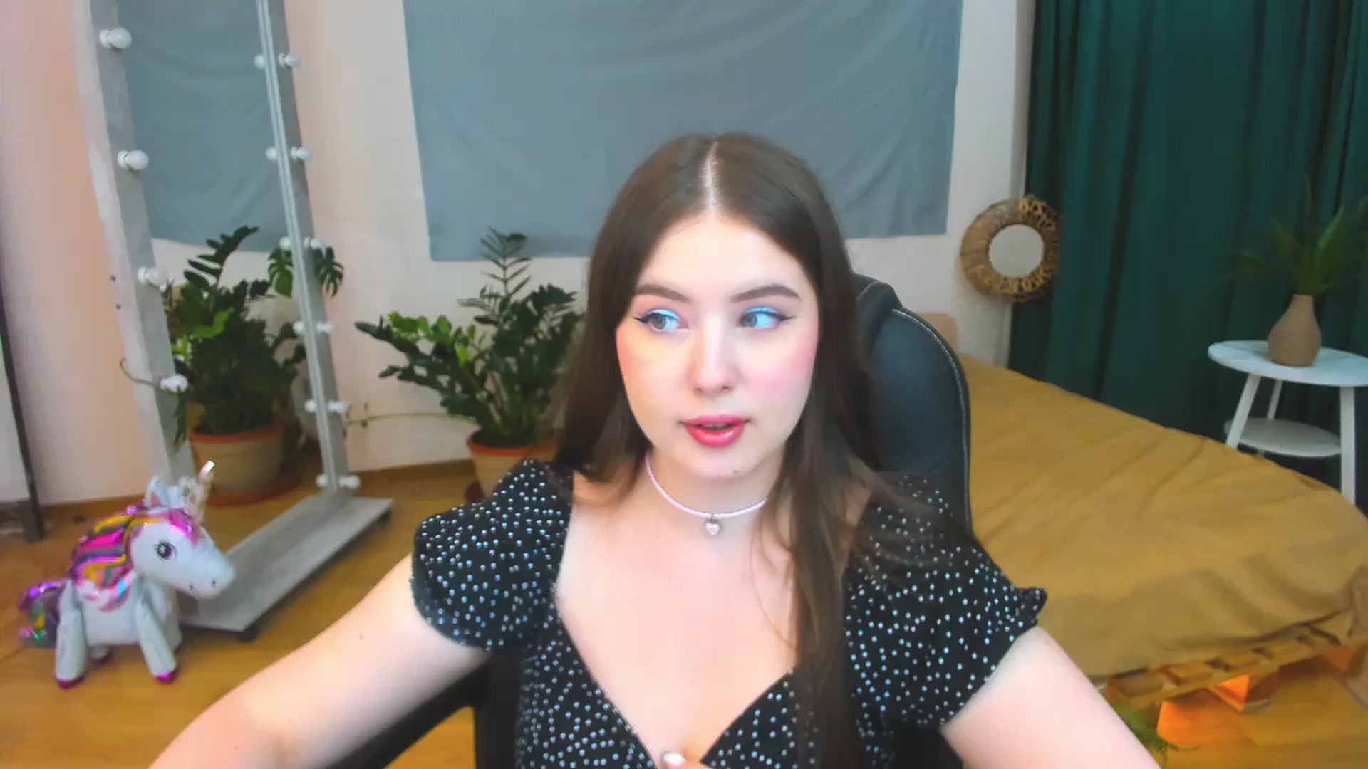 Gallery image thumbnail from AdmireMyEyes's myfreecams stream on, 07/15/2024, 21:46 image 1 of 20
