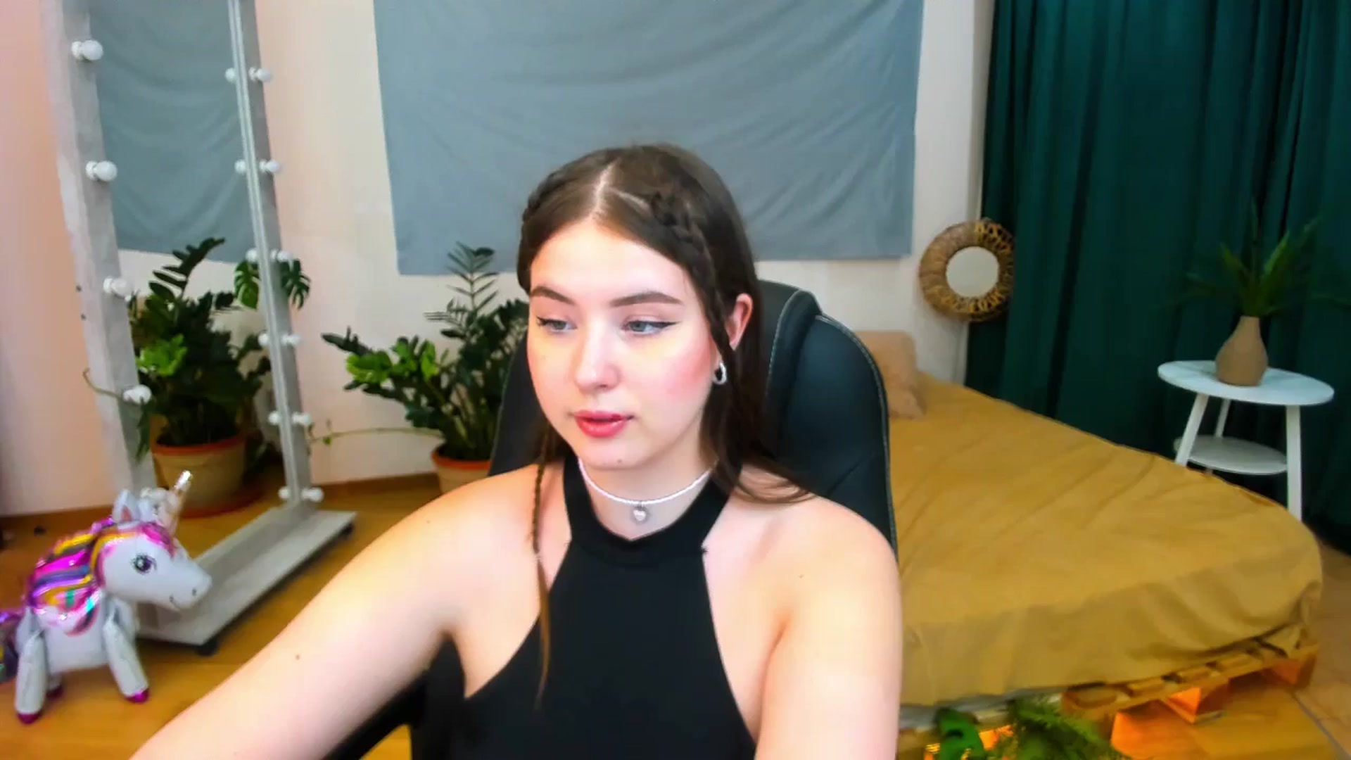 Gallery image thumbnail from AdmireMyEyes's myfreecams stream on, 07/16/2024, 19:48 image 15 of 20