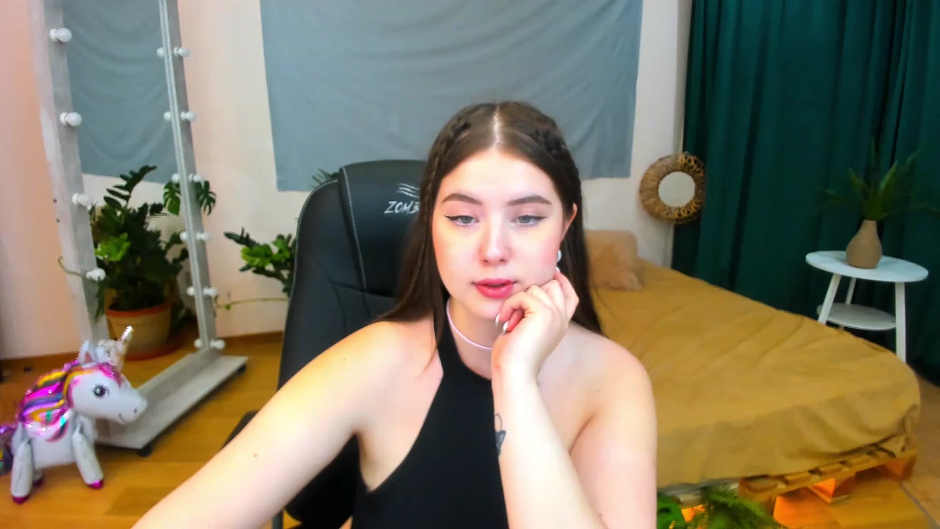 Gallery image thumbnail from AdmireMyEyes's myfreecams stream on, 07/16/2024, 19:48 image 19 of 20