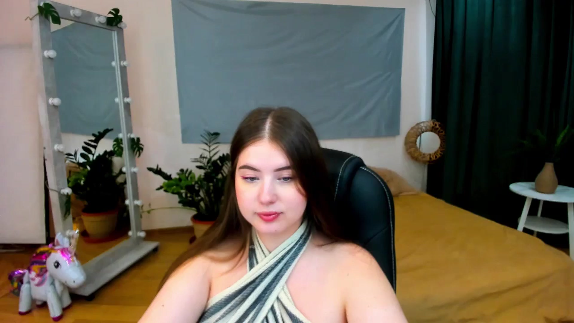Gallery image thumbnail from AdmireMyEyes's myfreecams stream on, 07/19/2024, 09:25 image 2 of 20