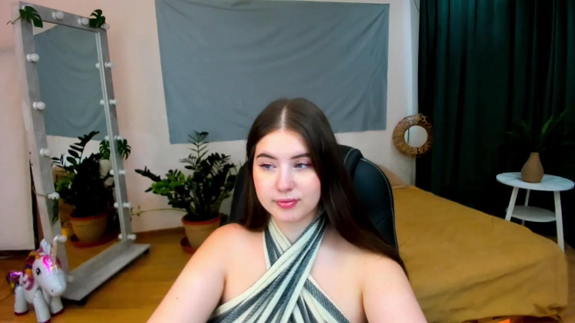 Gallery image thumbnail from AdmireMyEyes's myfreecams stream on, 07/19/2024, 09:53 image 10 of 20