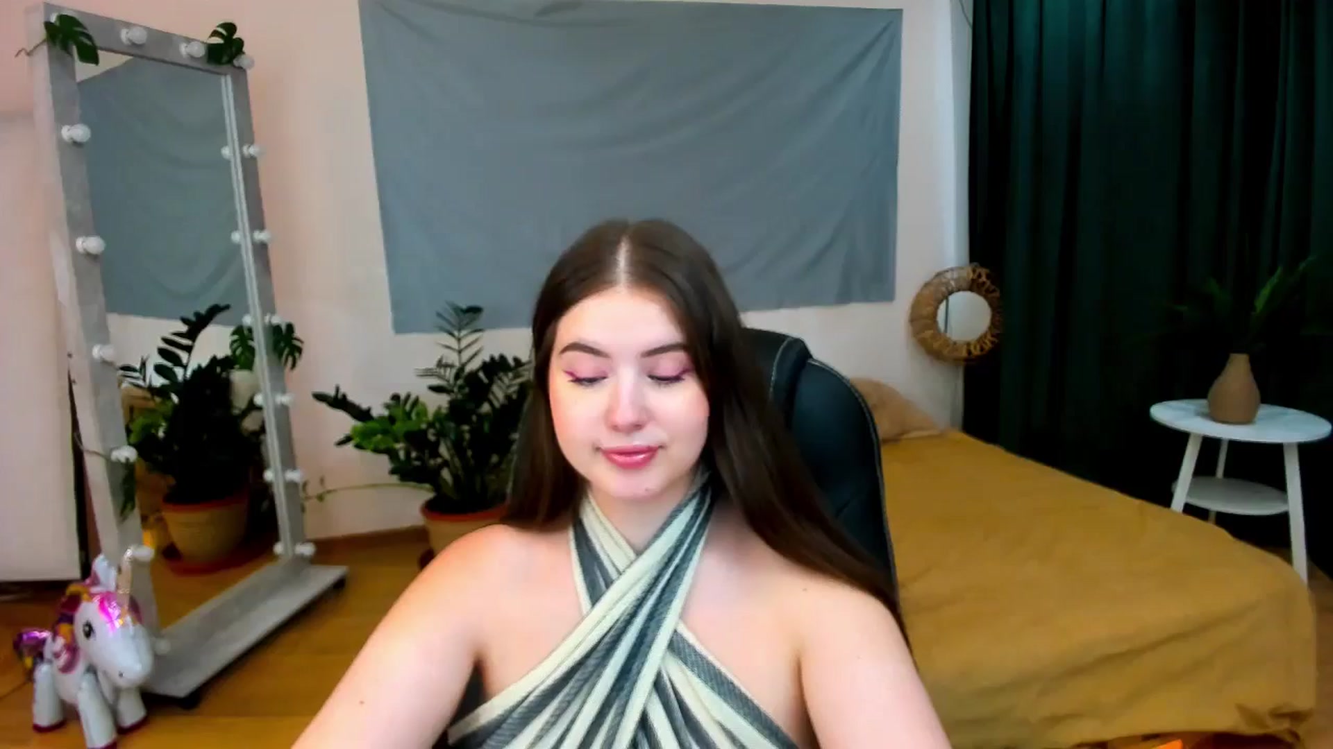 Gallery image thumbnail from AdmireMyEyes's myfreecams stream on, 07/19/2024, 09:53 image 9 of 20