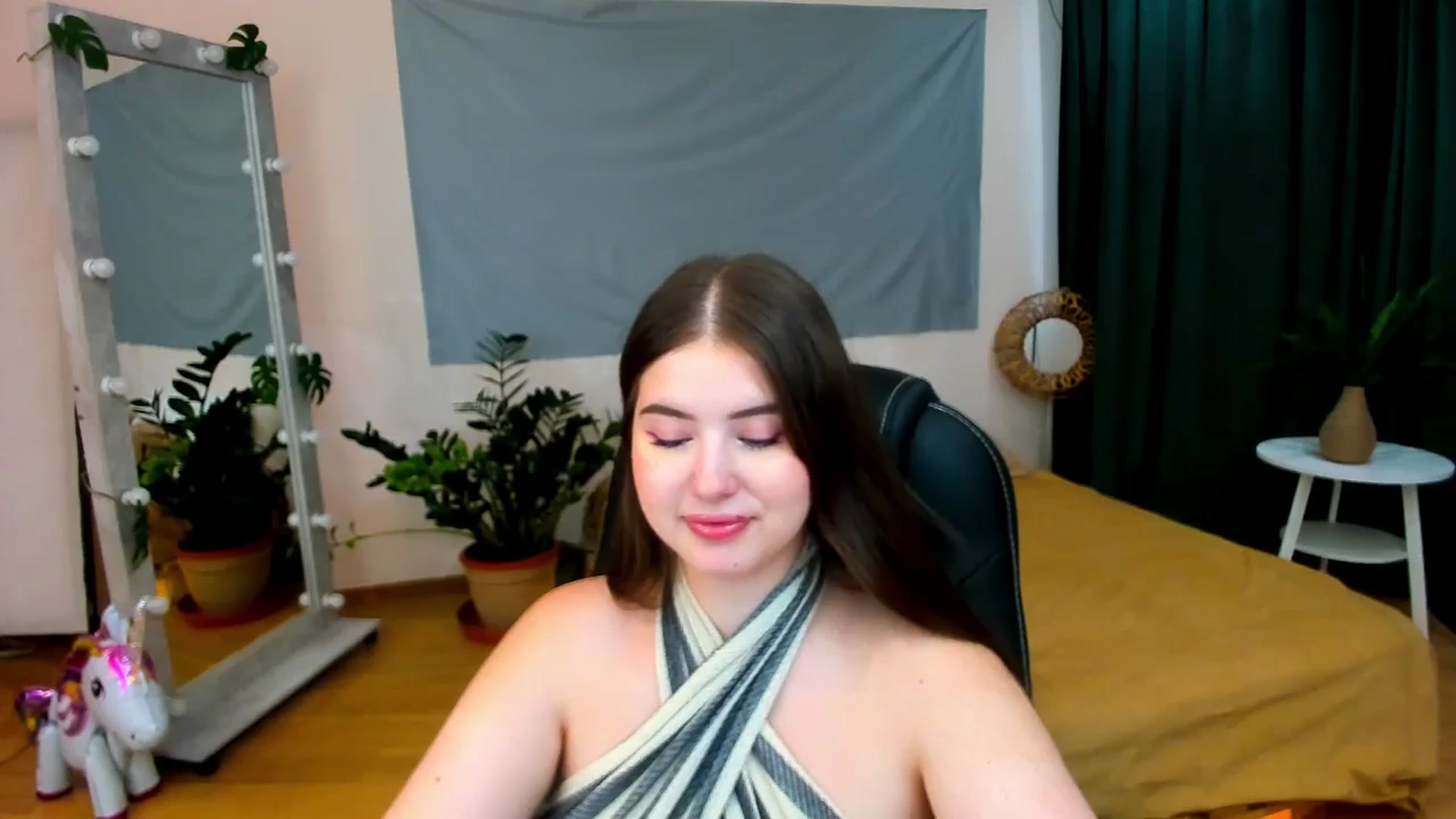 Gallery image thumbnail from AdmireMyEyes's myfreecams stream on, 07/19/2024, 09:53 image 14 of 20