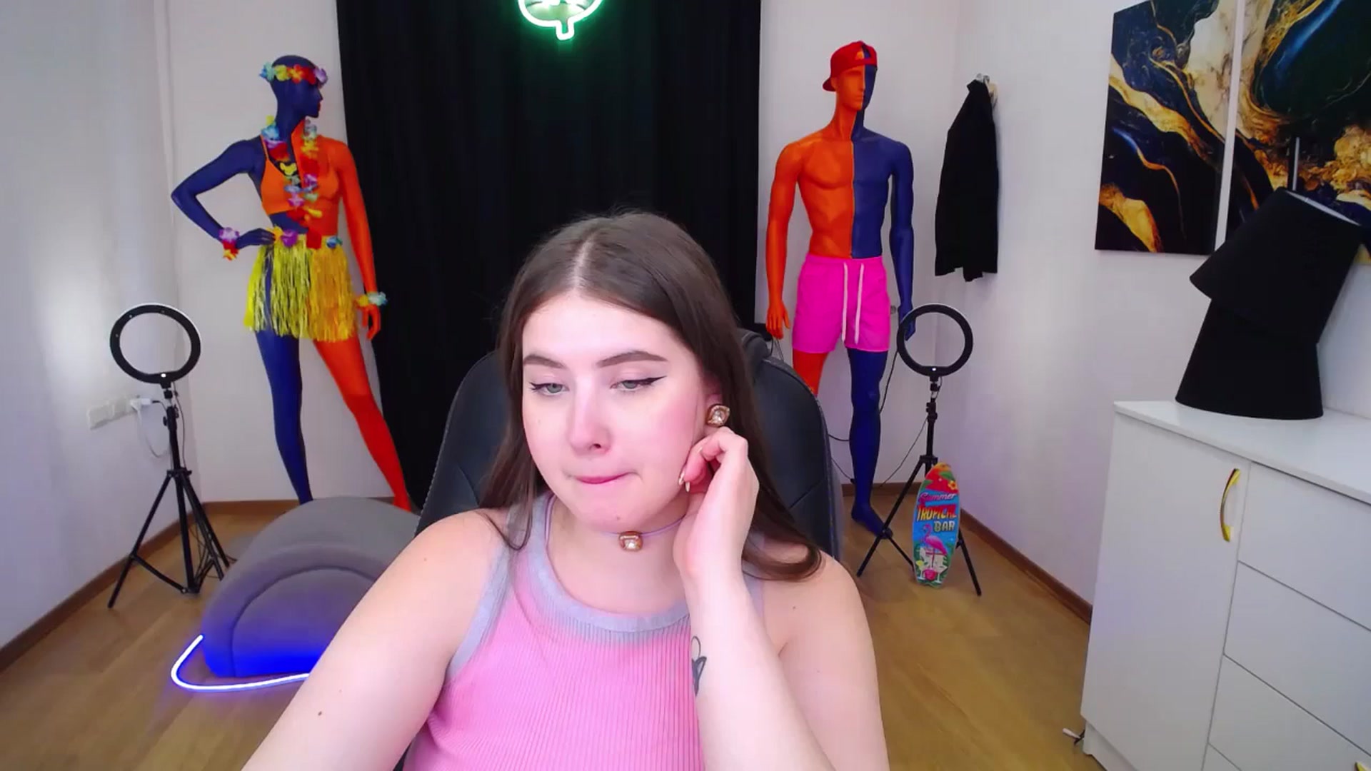 Gallery image thumbnail from AdmireMyEyes's myfreecams stream on, 07/20/2024, 08:56 image 11 of 20