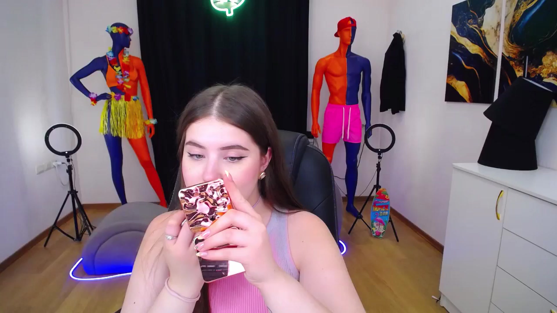 Gallery image thumbnail from AdmireMyEyes's myfreecams stream on, 07/20/2024, 08:56 image 1 of 20