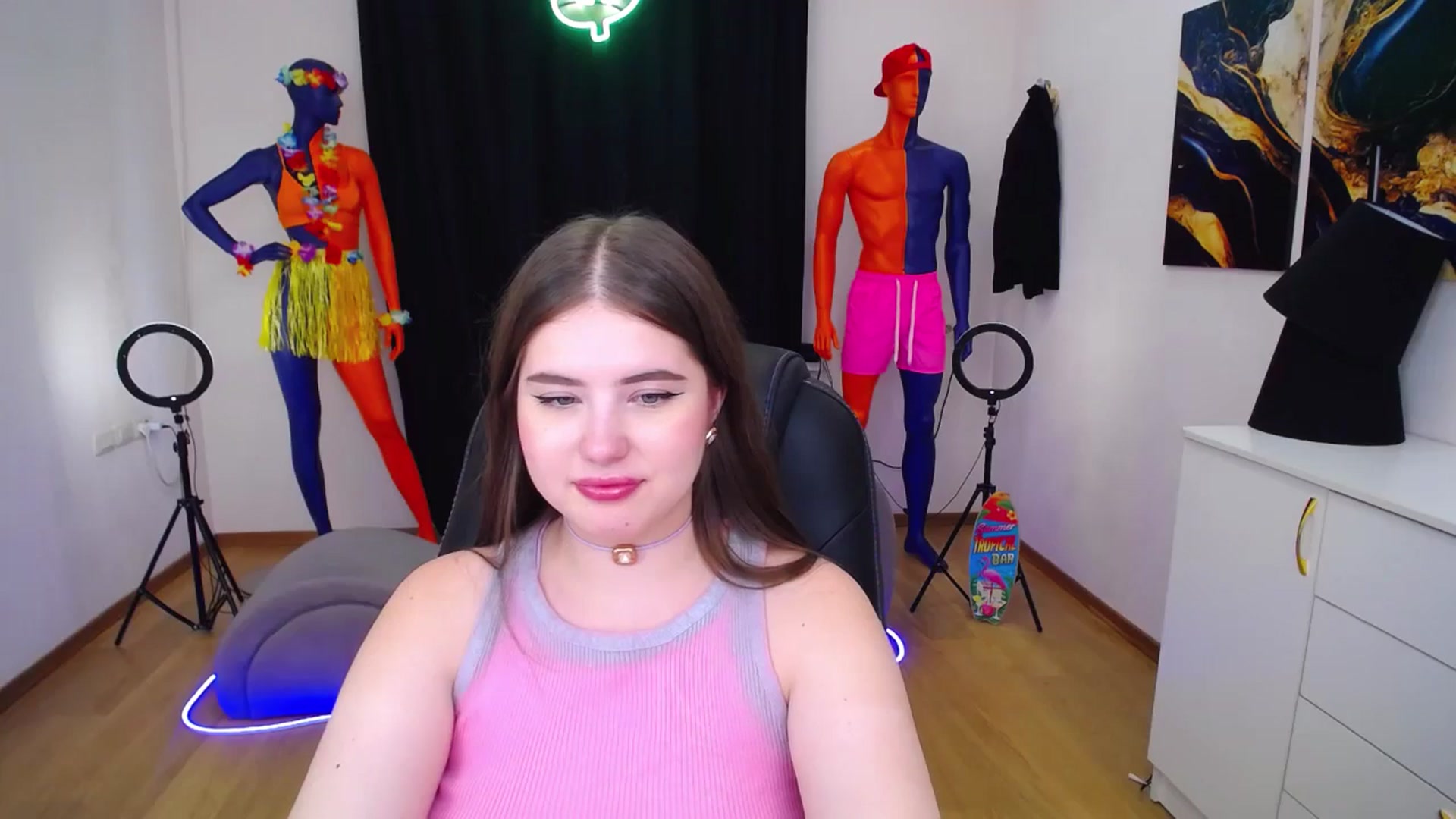 Gallery image thumbnail from AdmireMyEyes's myfreecams stream on, 07/20/2024, 08:56 image 5 of 20