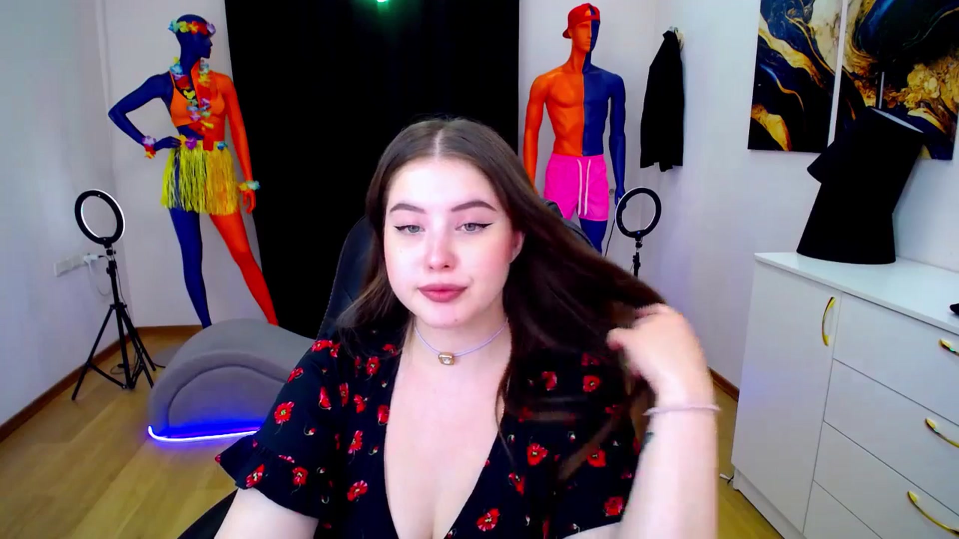 Gallery image thumbnail from AdmireMyEyes's myfreecams stream on, 07/21/2024, 09:47 image 17 of 20