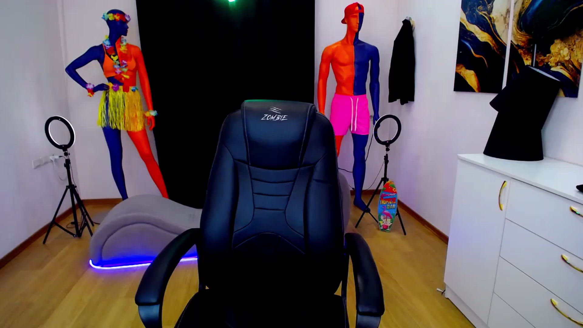 Gallery image thumbnail from AdmireMyEyes's myfreecams stream on, 07/21/2024, 09:47 image 10 of 20