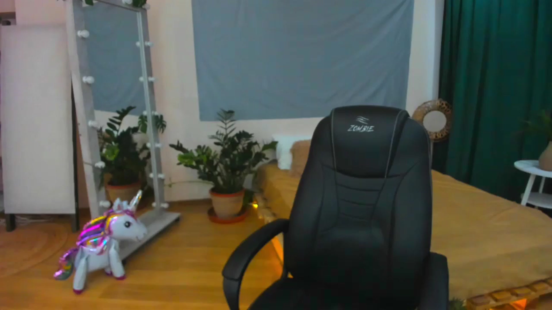 Gallery image thumbnail from AdmireMyEyes's myfreecams stream on, 07/23/2024, 07:16 image 4 of 20
