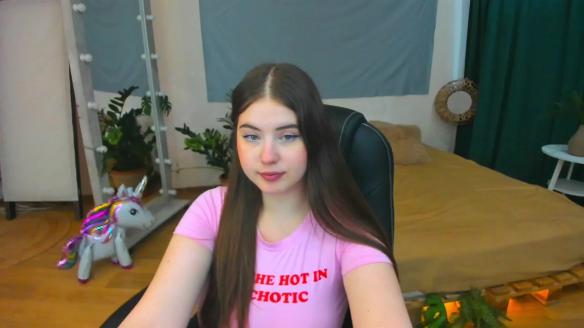Gallery image thumbnail from AdmireMyEyes's myfreecams stream on, 07/23/2024, 08:37 image 1 of 20