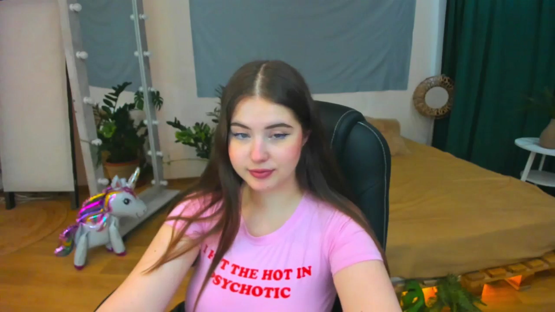 Gallery image thumbnail from AdmireMyEyes's myfreecams stream on, 07/23/2024, 08:37 image 3 of 20