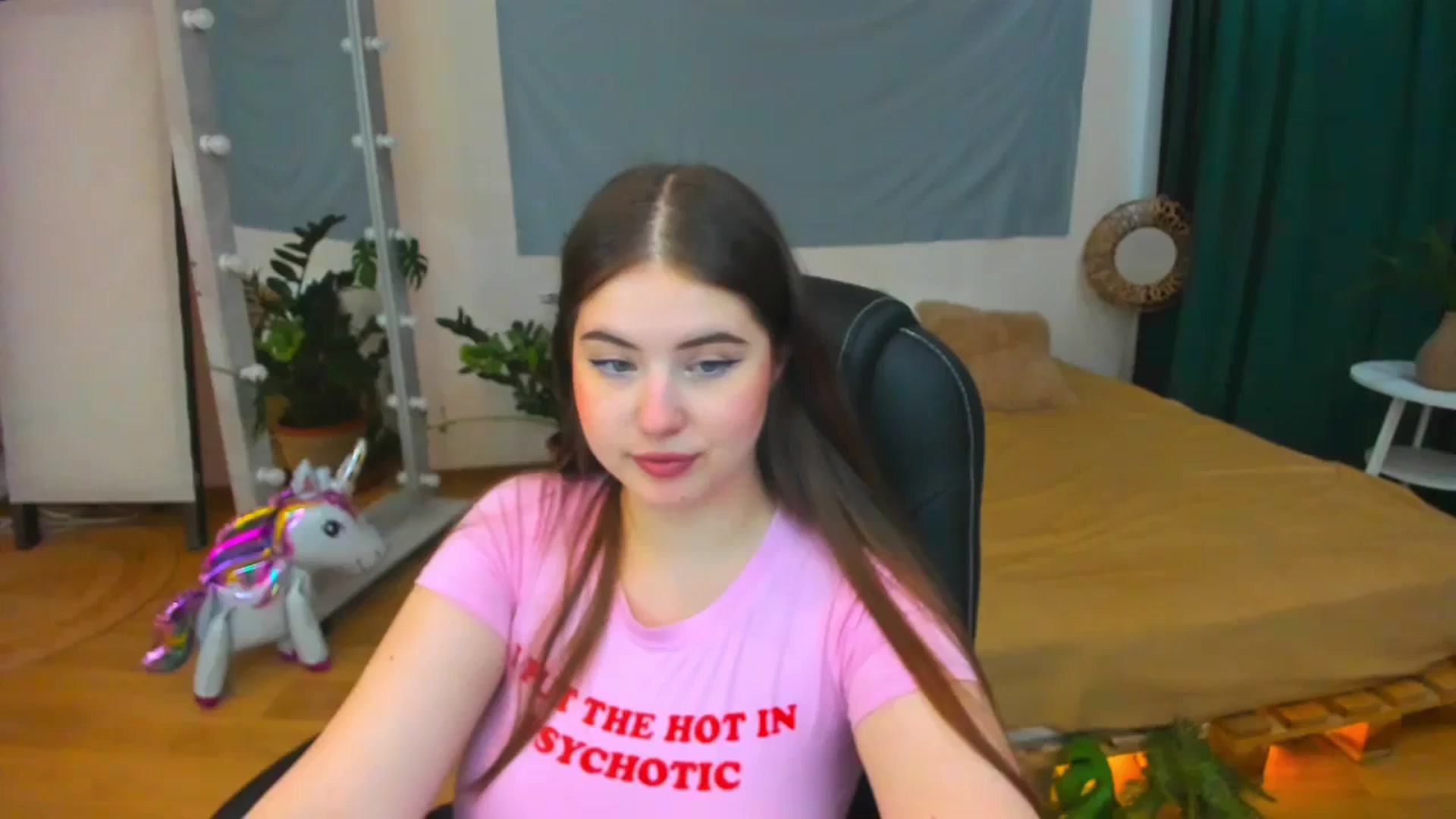 Gallery image thumbnail from AdmireMyEyes's myfreecams stream on, 07/23/2024, 08:37 image 5 of 20