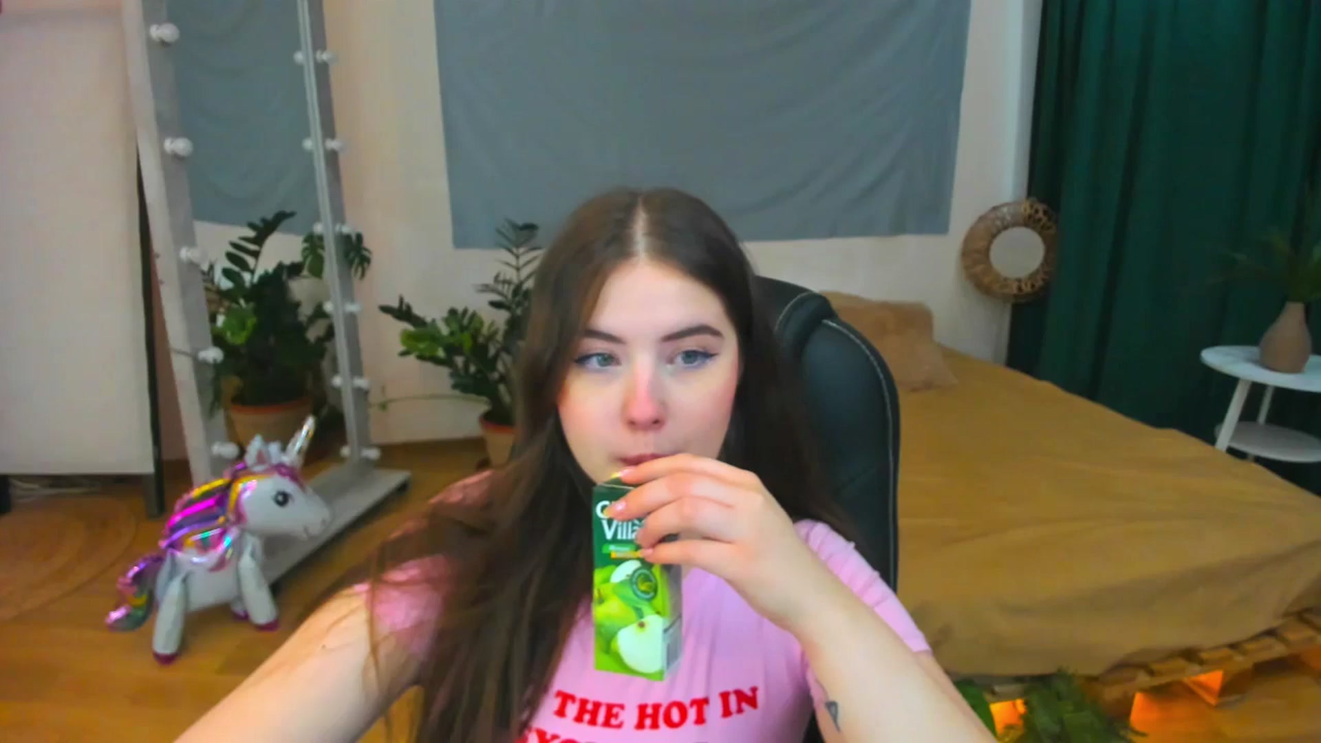 Gallery image thumbnail from AdmireMyEyes's myfreecams stream on, 07/23/2024, 09:46 image 16 of 20