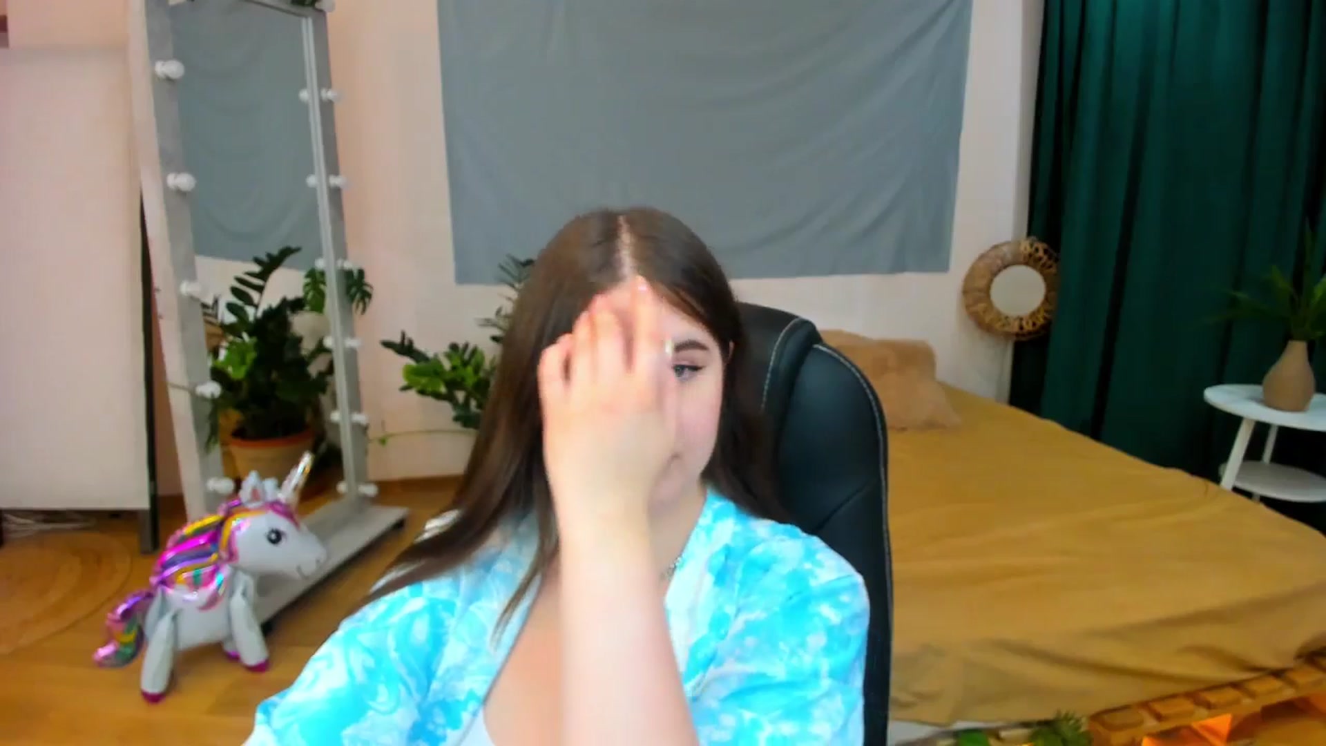 Gallery image thumbnail from AdmireMyEyes's myfreecams stream on, 07/24/2024, 07:43 image 6 of 20