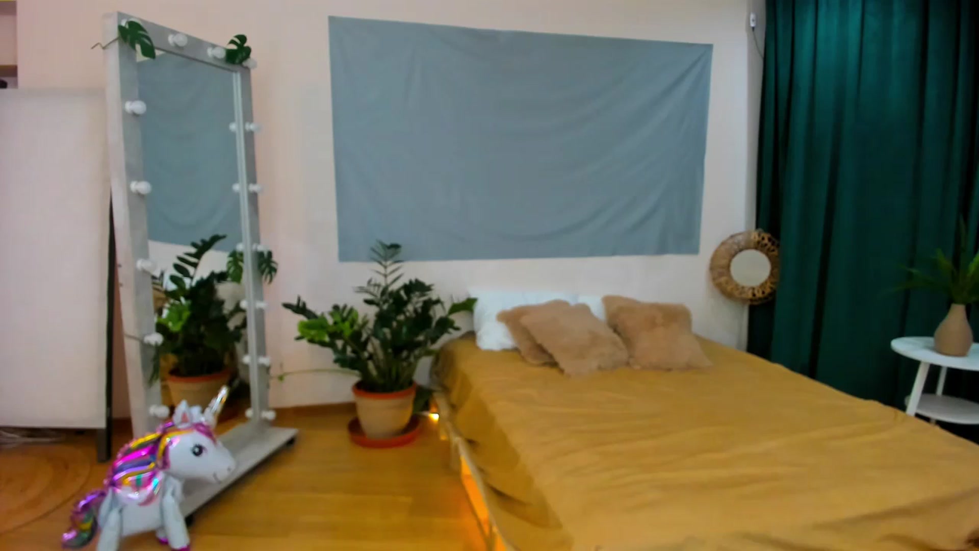 Gallery image thumbnail from AdmireMyEyes's myfreecams stream on, 07/24/2024, 07:43 image 9 of 20