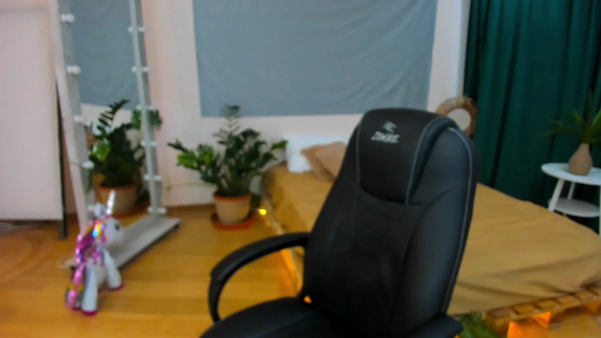 Gallery image thumbnail from AdmireMyEyes's myfreecams stream on, 07/24/2024, 09:02 image 2 of 20