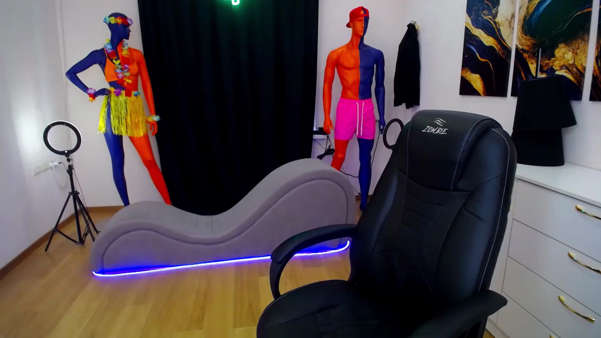 Gallery image thumbnail from AdmireMyEyes's myfreecams stream on, 07/25/2024, 06:22 image 4 of 20