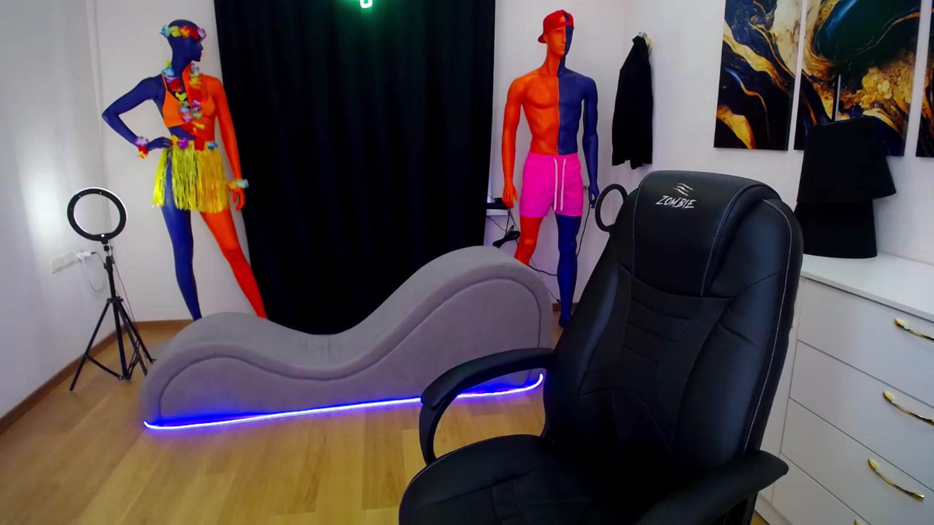 Gallery image thumbnail from AdmireMyEyes's myfreecams stream on, 07/25/2024, 06:22 image 6 of 20