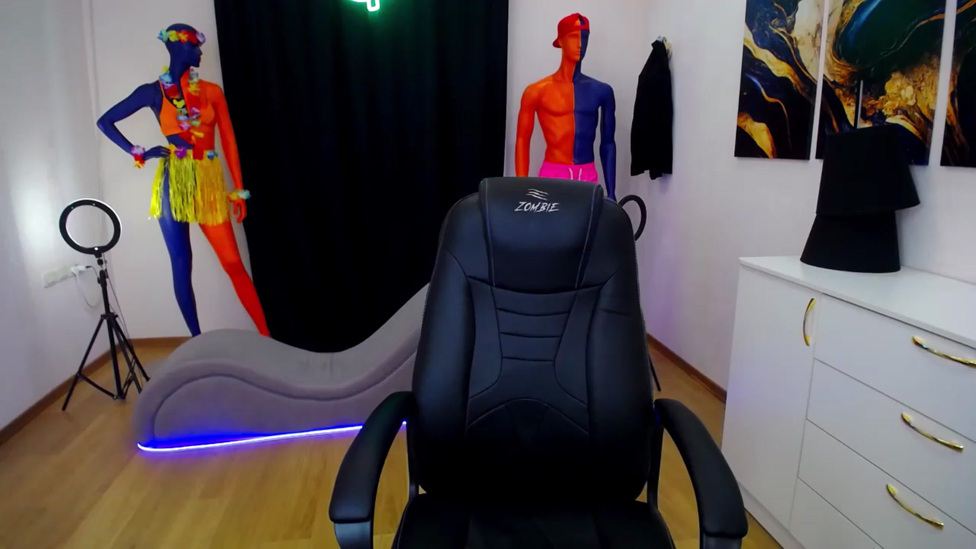 Gallery image thumbnail from AdmireMyEyes's myfreecams stream on, 07/25/2024, 07:48 image 8 of 20