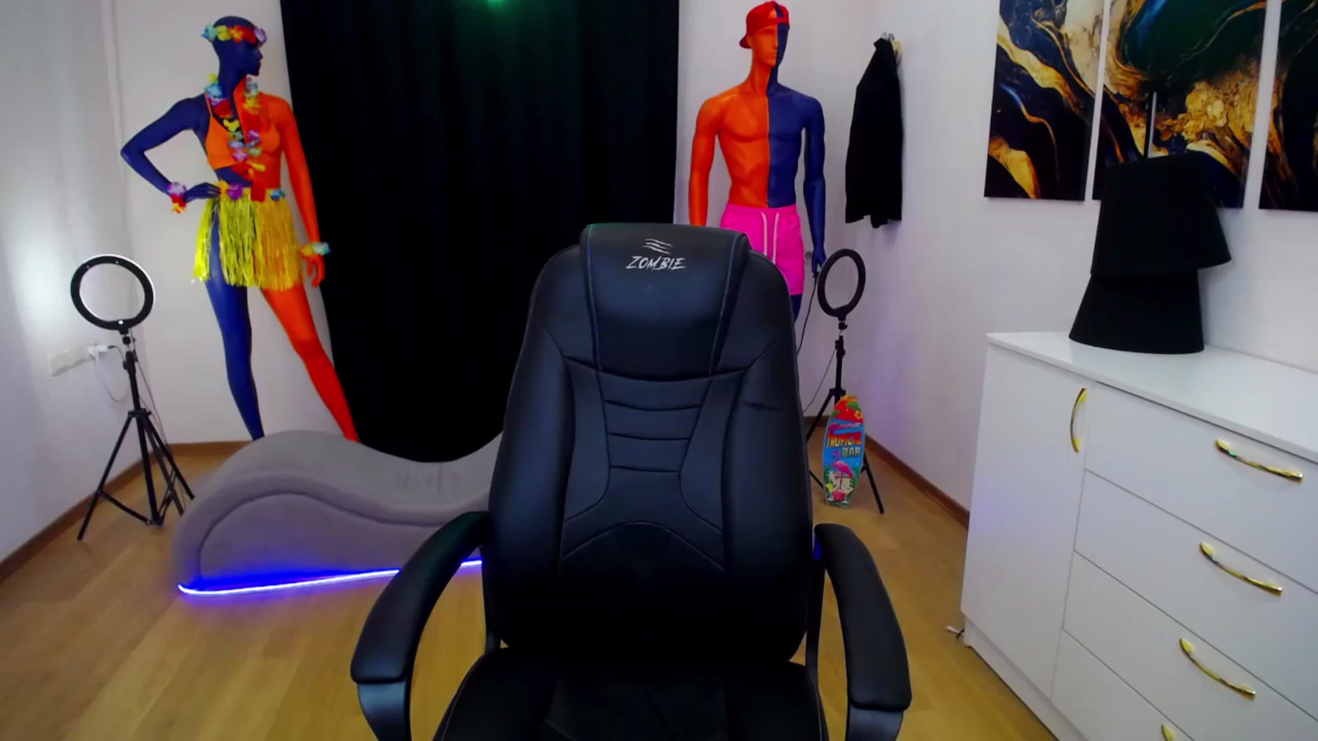 Gallery image thumbnail from AdmireMyEyes's myfreecams stream on, 07/25/2024, 08:44 image 7 of 20