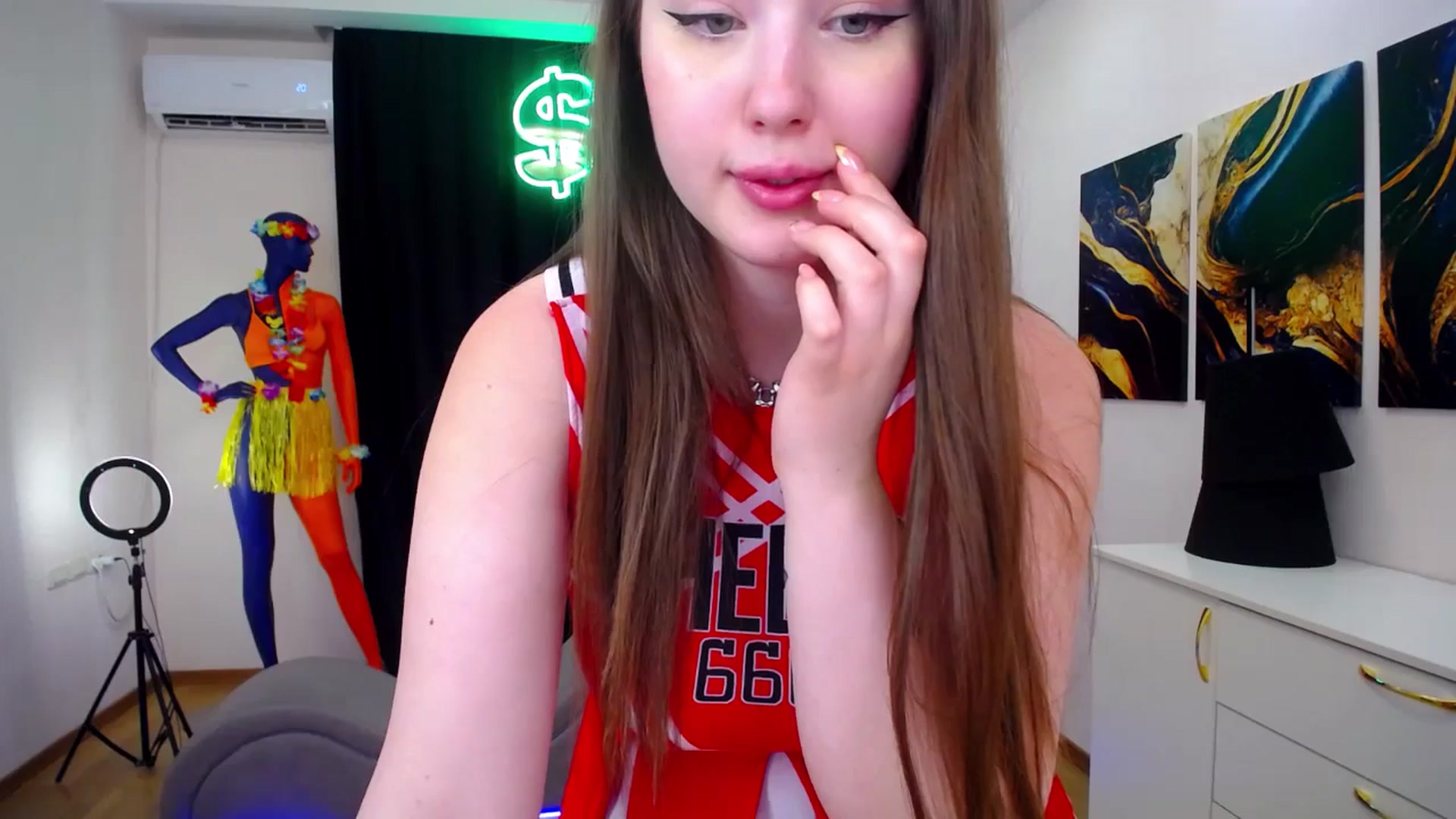 Gallery image thumbnail from AdmireMyEyes's myfreecams stream on, 07/25/2024, 08:44 image 14 of 20