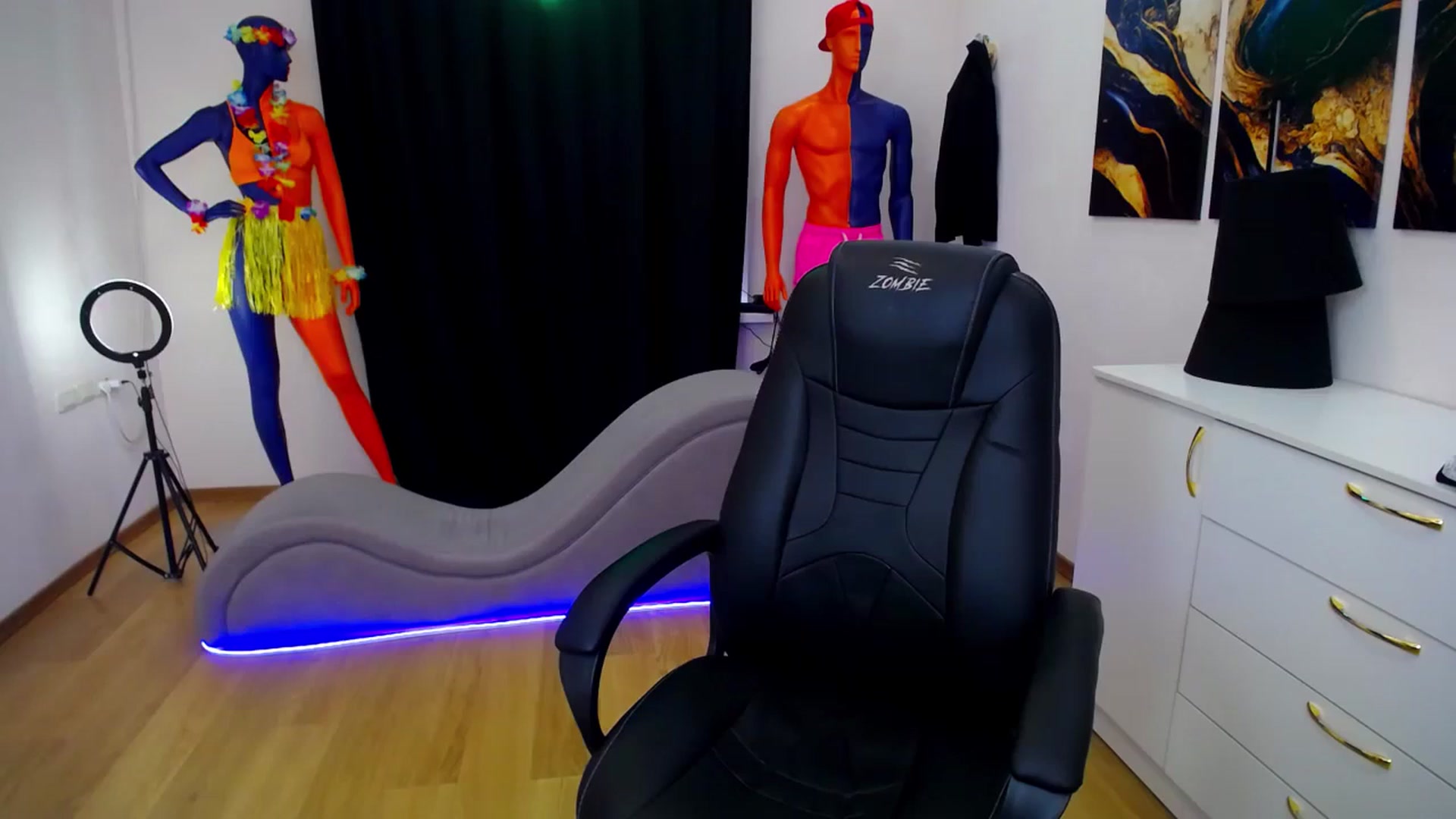 Gallery image thumbnail from AdmireMyEyes's myfreecams stream on, 07/25/2024, 09:44 image 3 of 20