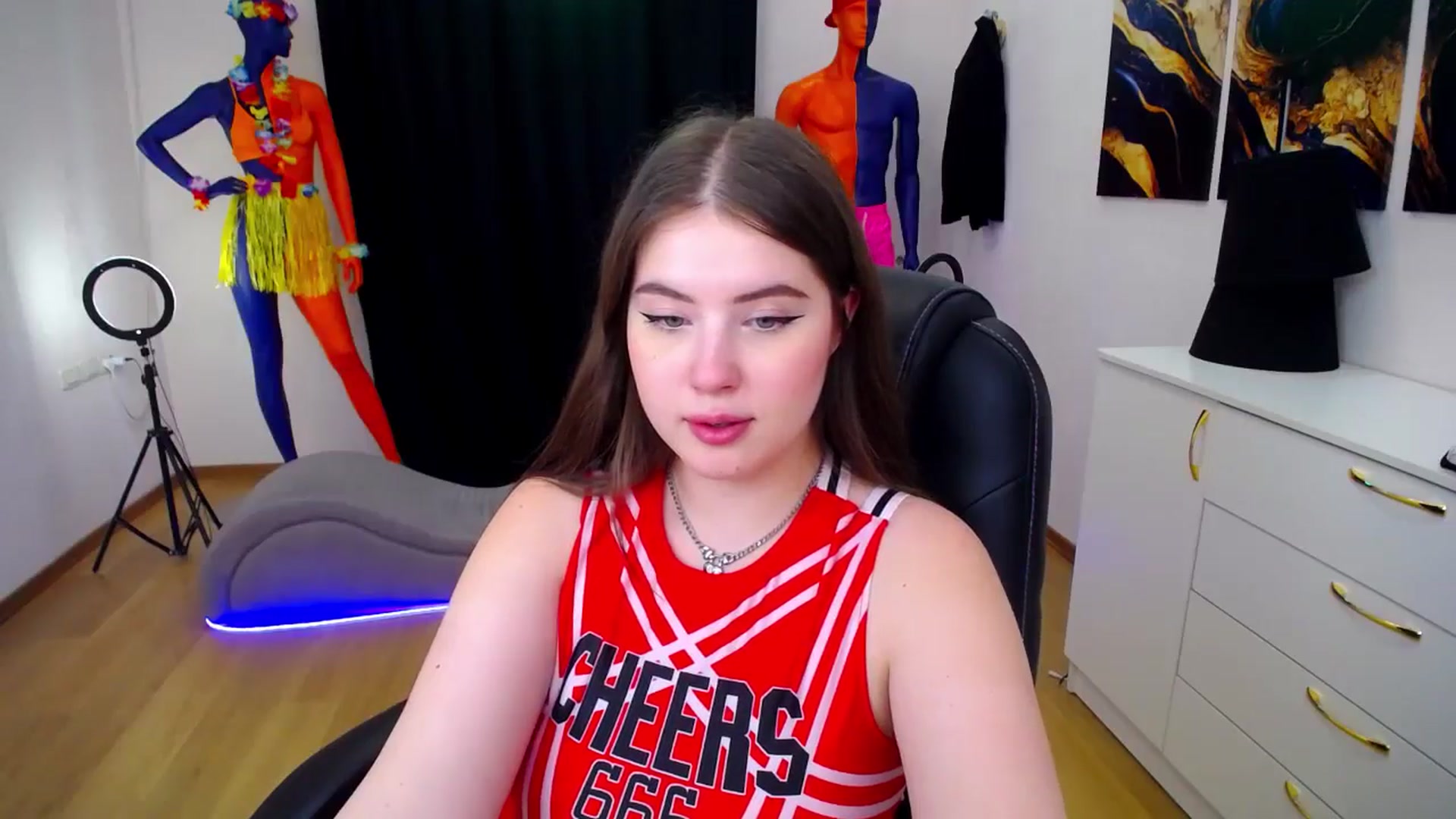 Gallery image thumbnail from AdmireMyEyes's myfreecams stream on, 07/25/2024, 09:44 image 14 of 20