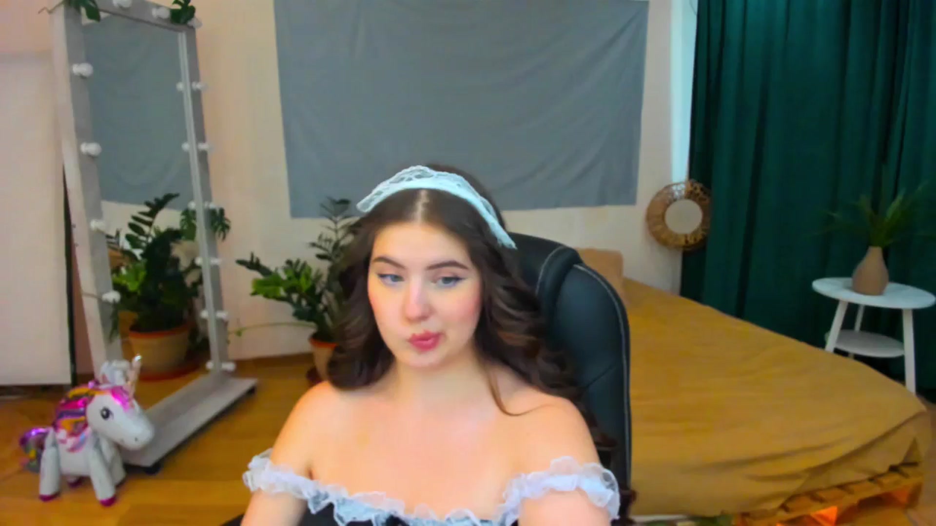 Gallery image thumbnail from AdmireMyEyes's myfreecams stream on, 07/27/2024, 09:46 image 18 of 20