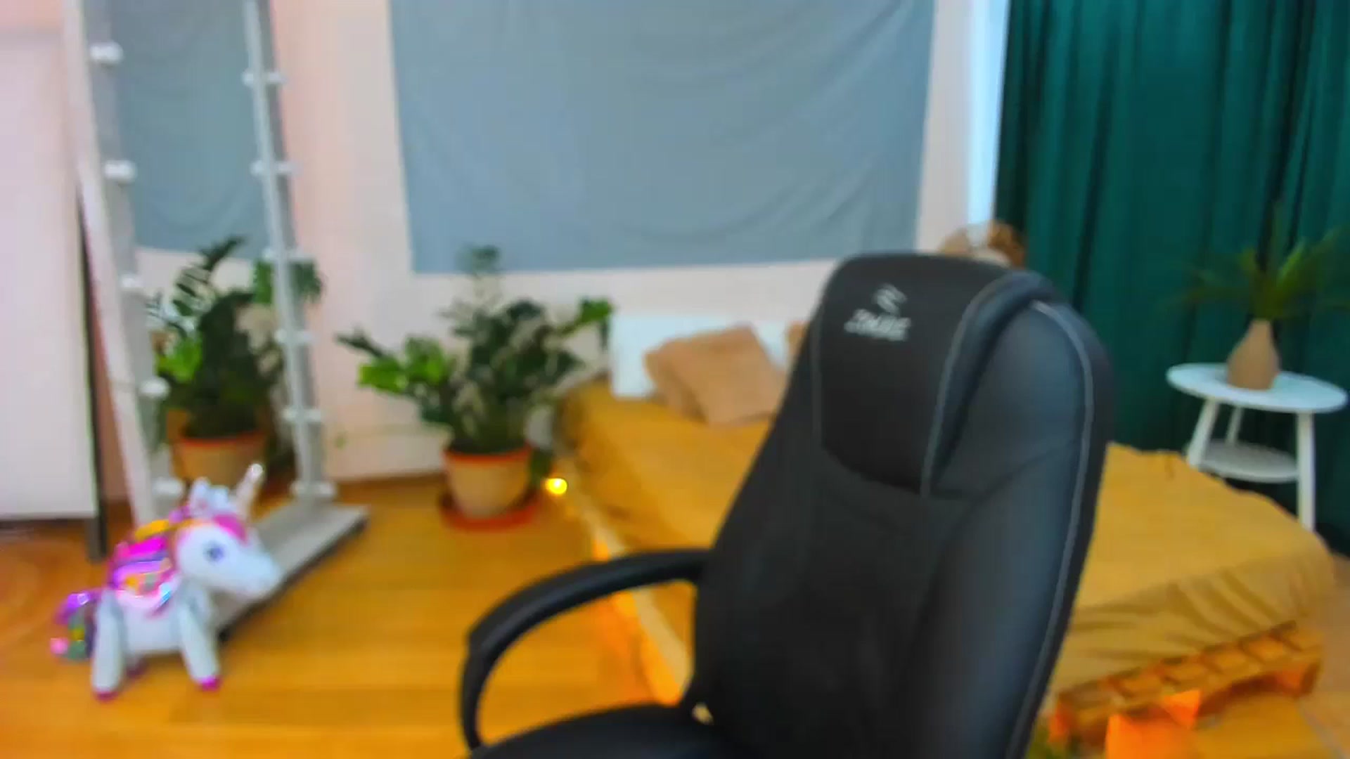 Gallery image thumbnail from AdmireMyEyes's myfreecams stream on, 07/28/2024, 08:40 image 5 of 20