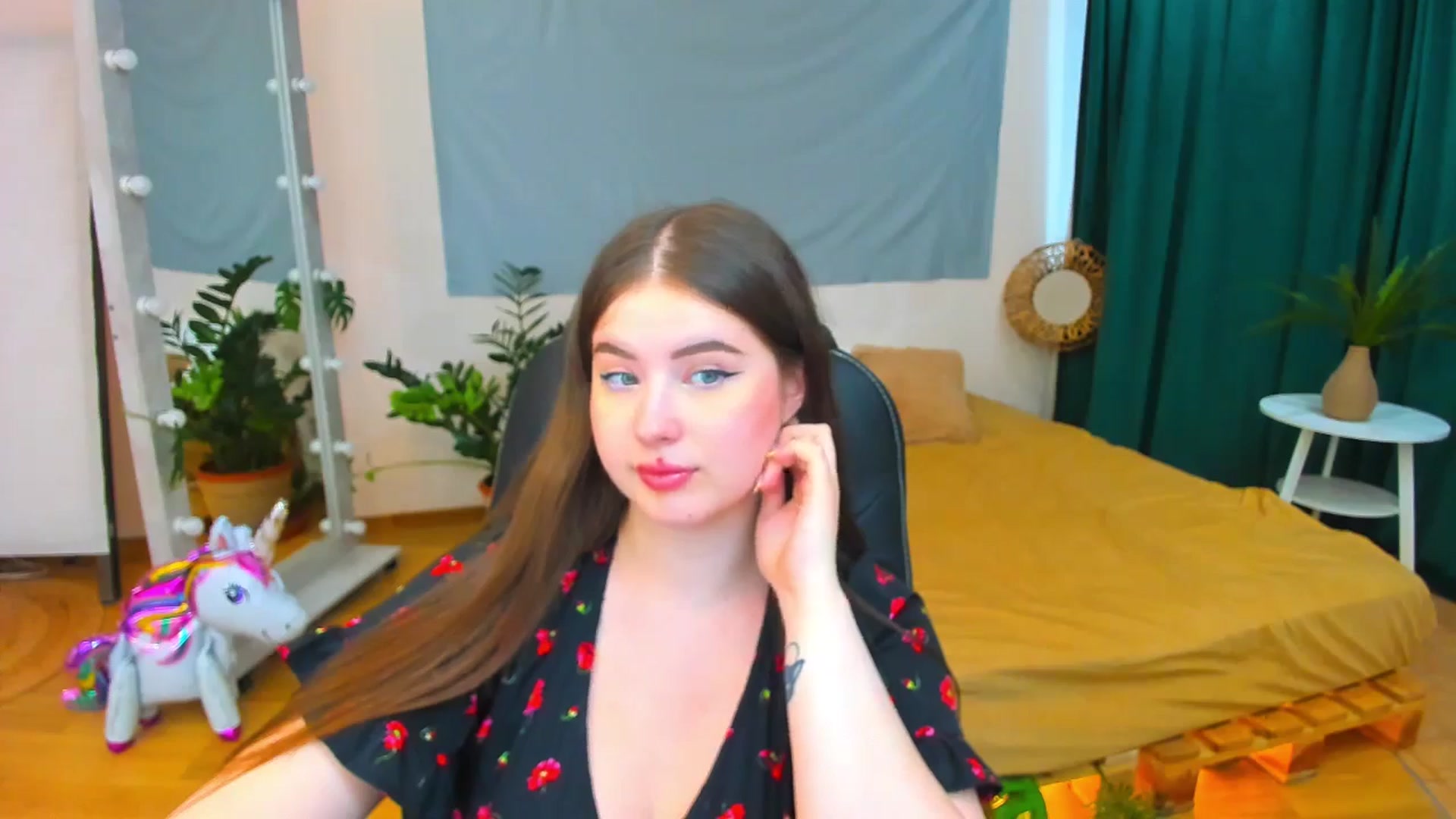 Gallery image thumbnail from AdmireMyEyes's myfreecams stream on, 07/28/2024, 08:40 image 12 of 20