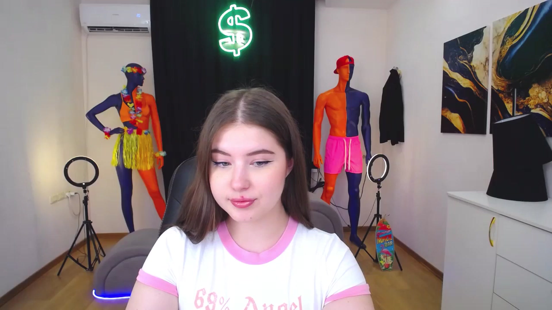 Gallery image thumbnail from AdmireMyEyes's myfreecams stream on, 07/29/2024, 05:23 image 3 of 20