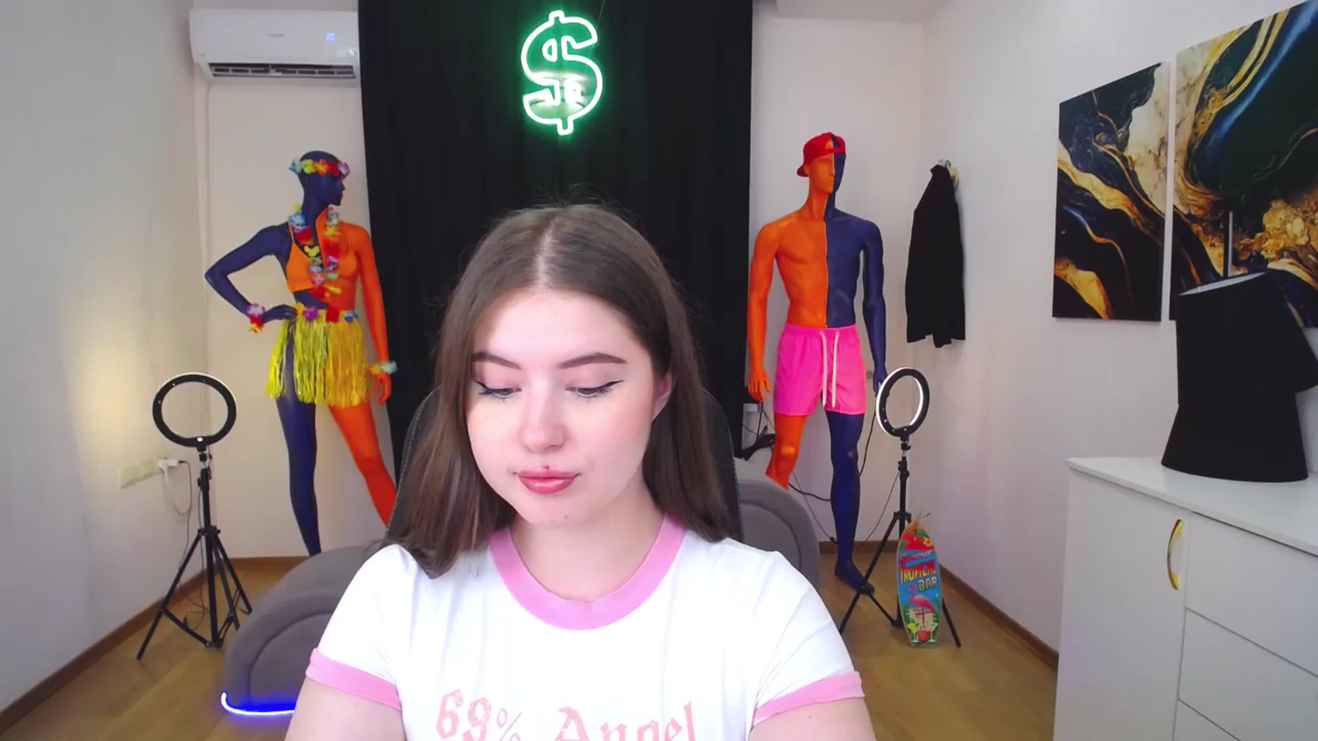 Gallery image thumbnail from AdmireMyEyes's myfreecams stream on, 07/29/2024, 05:23 image 2 of 20