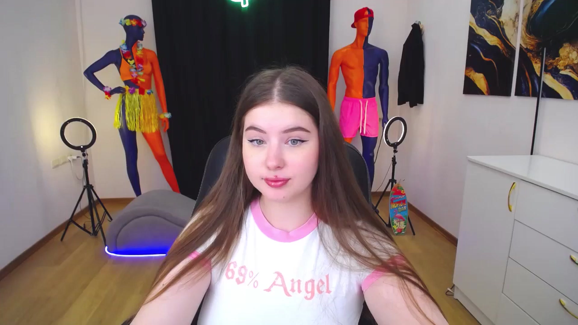 Gallery image thumbnail from AdmireMyEyes's myfreecams stream on, 07/29/2024, 07:26 image 6 of 20