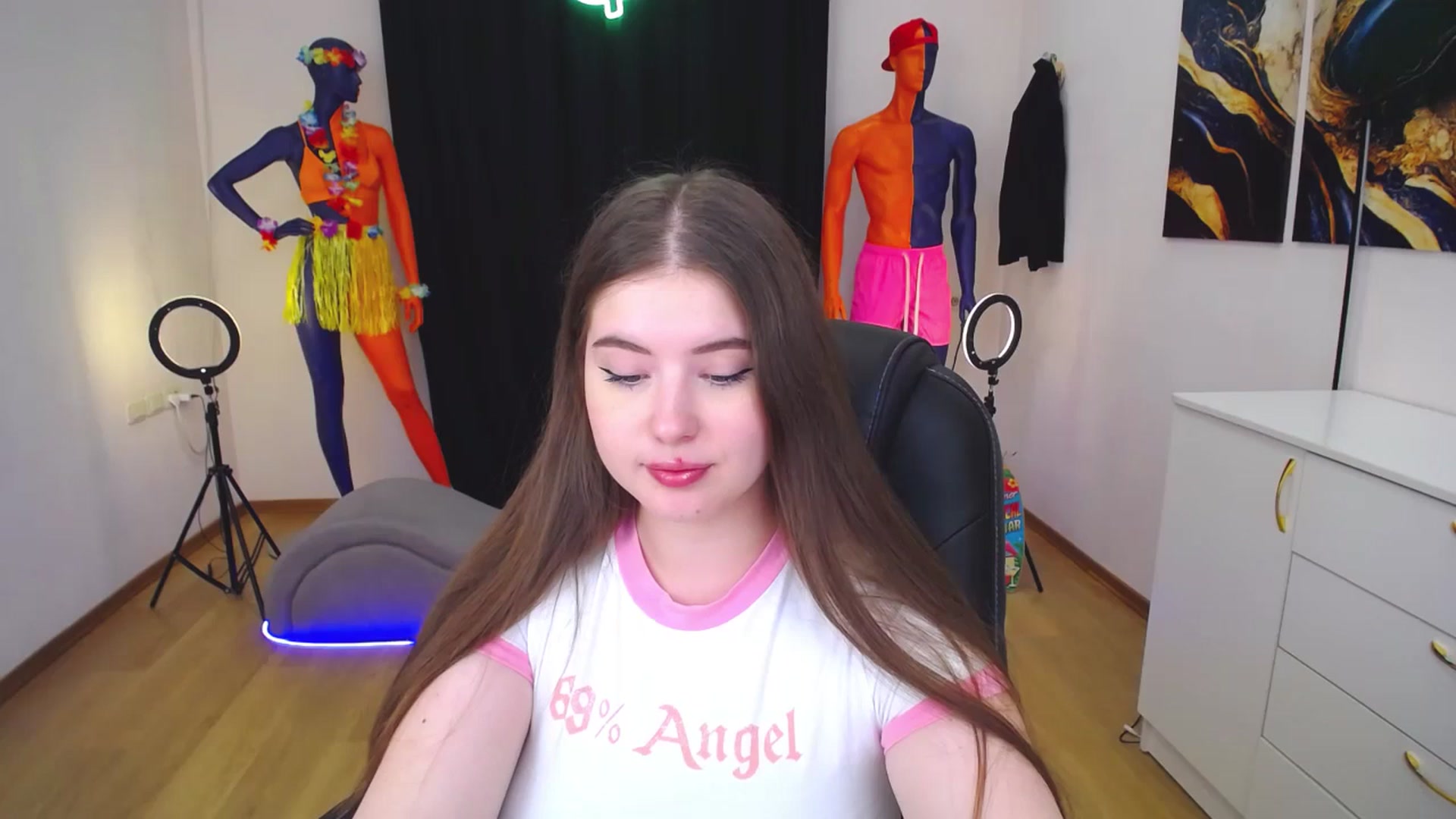 Gallery image thumbnail from AdmireMyEyes's myfreecams stream on, 07/29/2024, 07:26 image 1 of 20