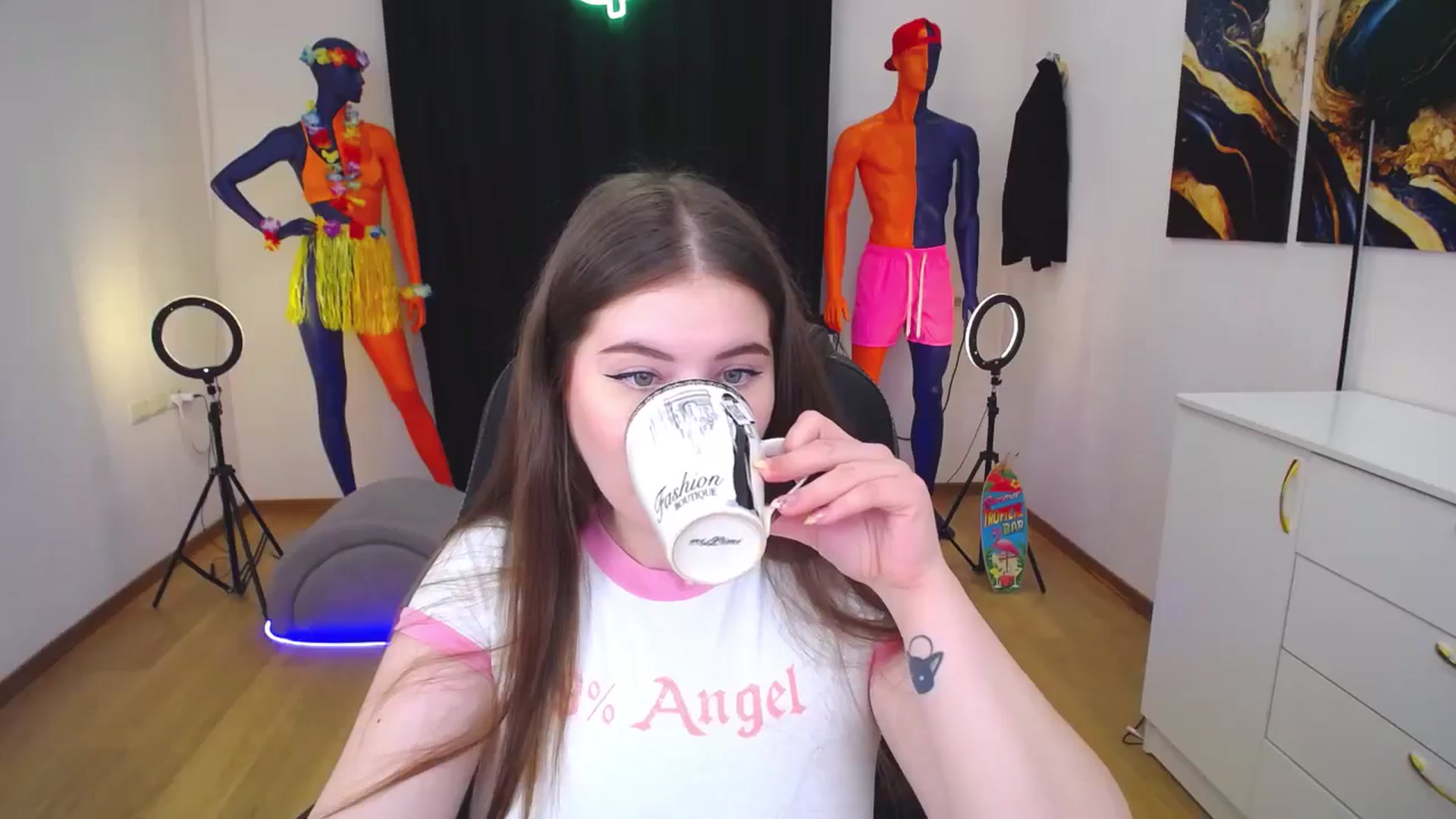 Gallery image thumbnail from AdmireMyEyes's myfreecams stream on, 07/29/2024, 07:26 image 7 of 20