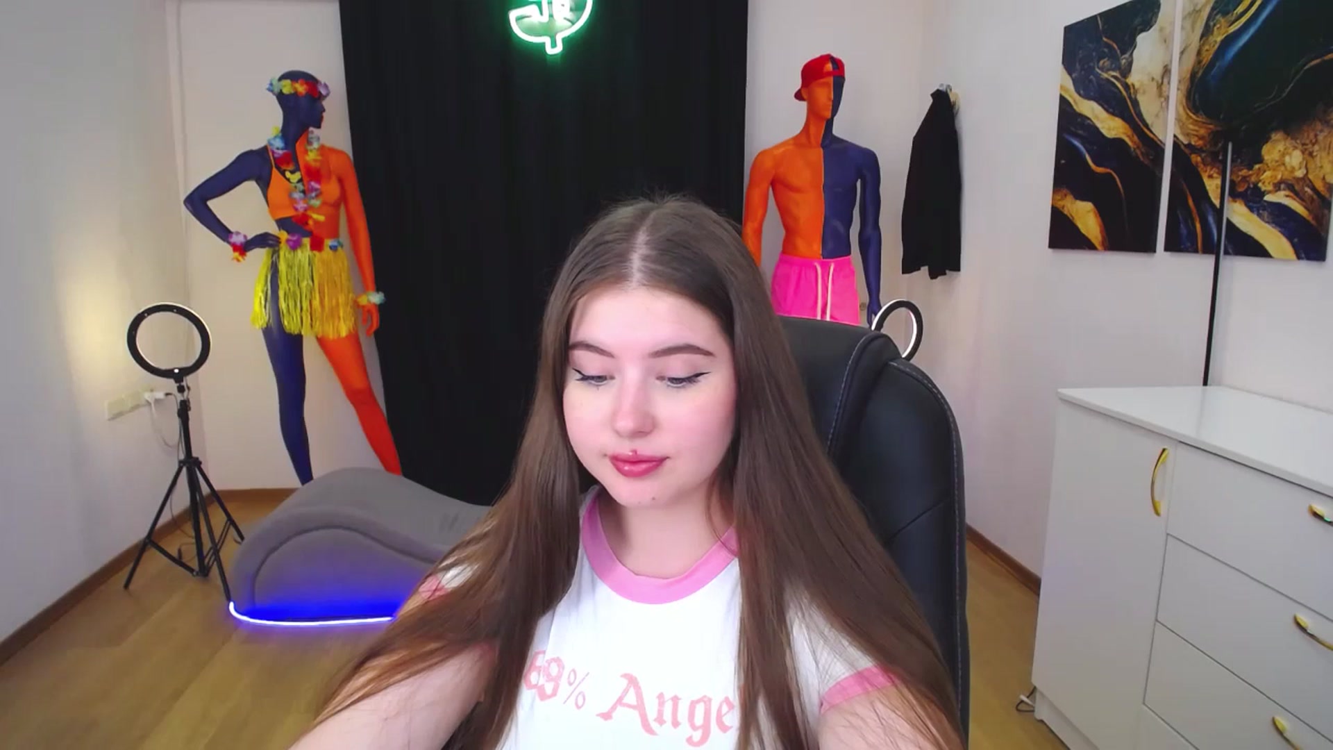 Gallery image thumbnail from AdmireMyEyes's myfreecams stream on, 07/29/2024, 09:48 image 6 of 20