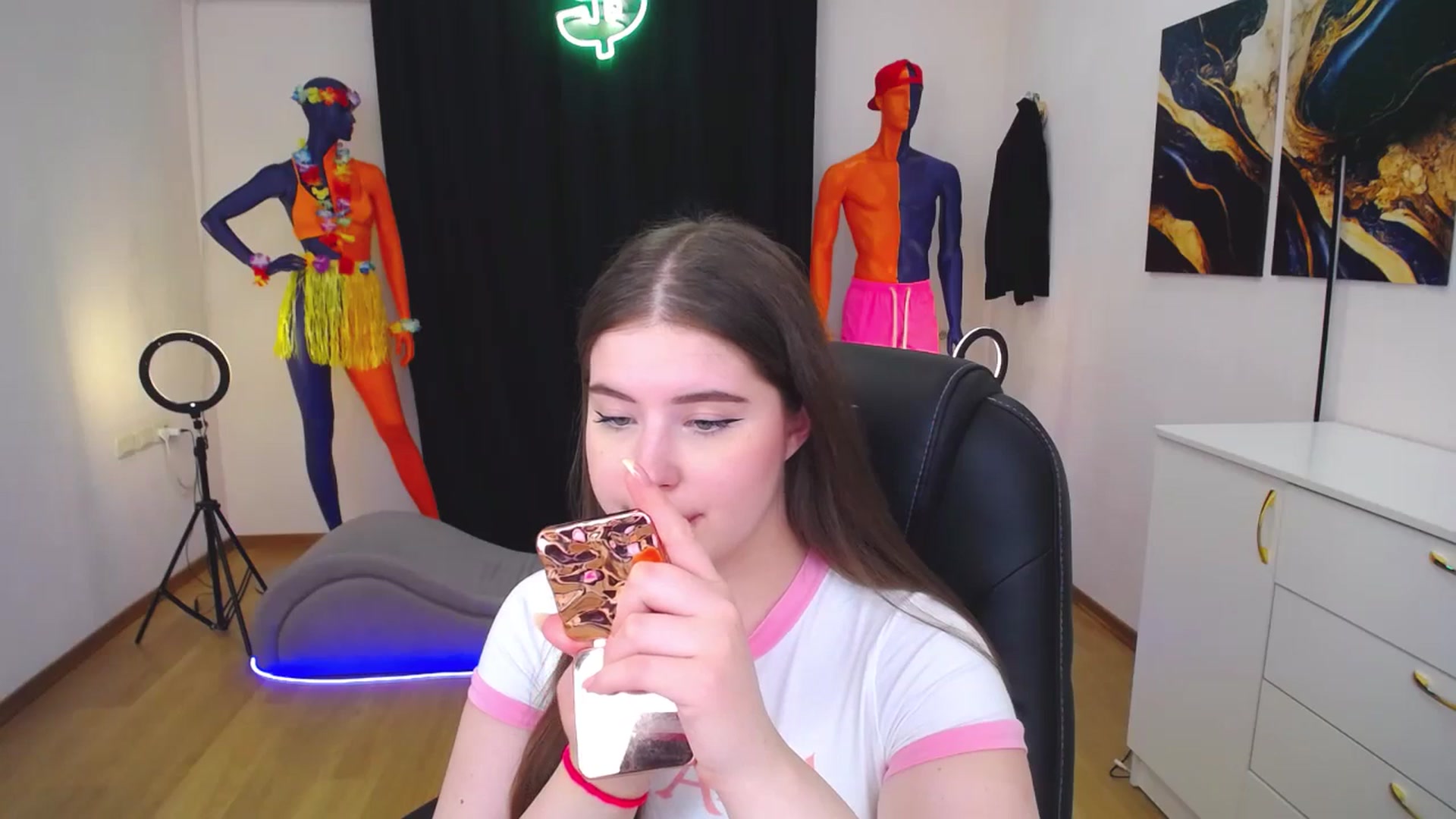 Gallery image thumbnail from AdmireMyEyes's myfreecams stream on, 07/29/2024, 09:48 image 2 of 20