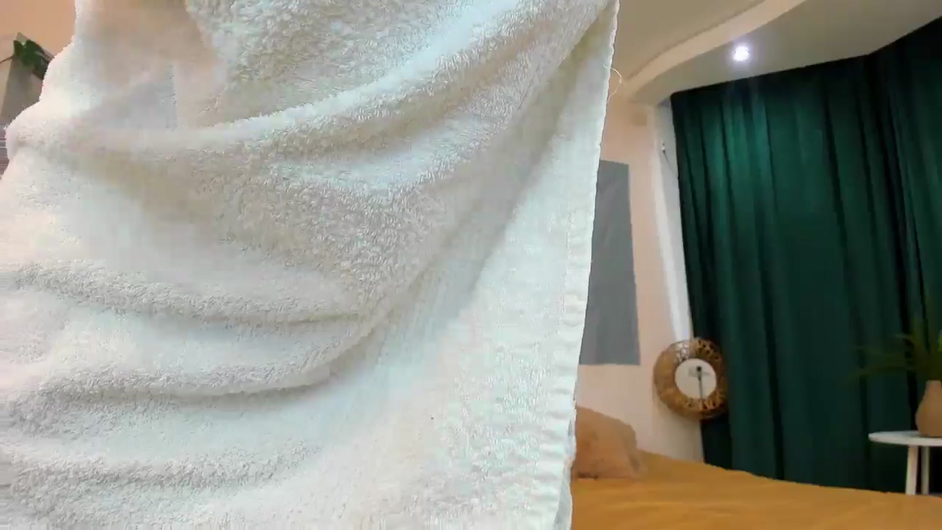 Gallery image thumbnail from AdmireMyEyes's myfreecams stream on, 07/30/2024, 07:37 image 6 of 20