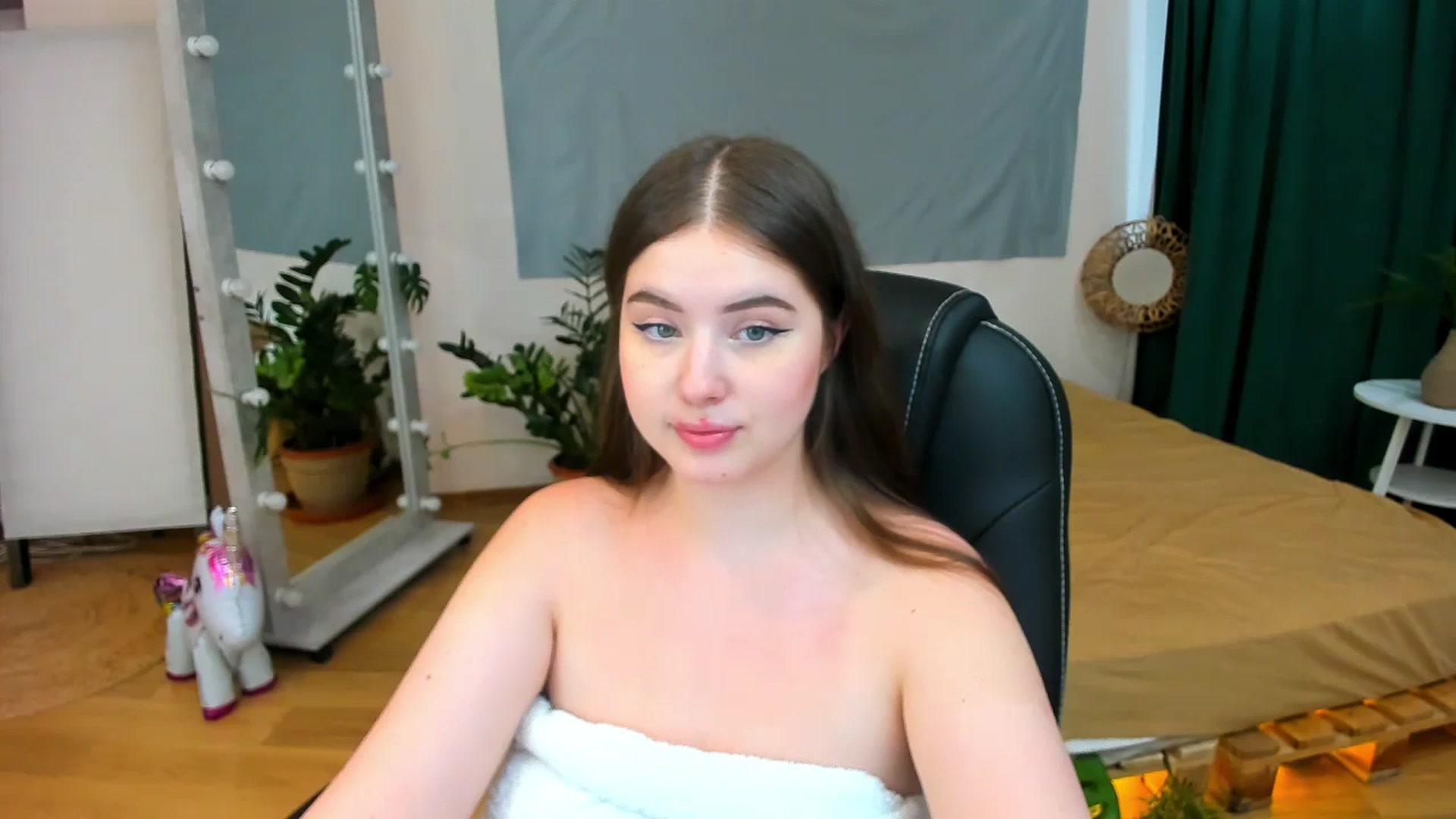 Gallery image thumbnail from AdmireMyEyes's myfreecams stream on, 07/30/2024, 08:49 image 16 of 20