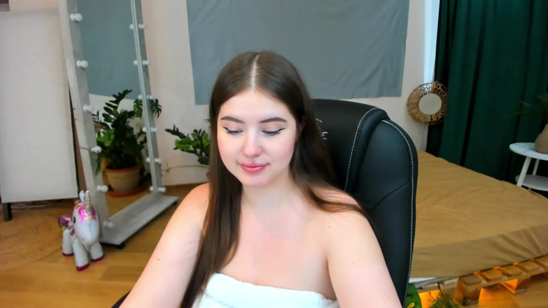 Gallery image thumbnail from AdmireMyEyes's myfreecams stream on, 07/30/2024, 08:49 image 13 of 20