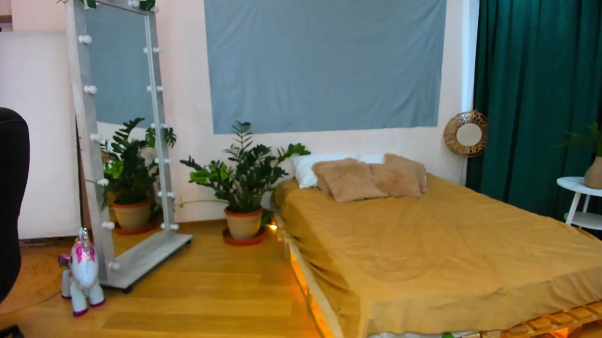 Gallery image thumbnail from AdmireMyEyes's myfreecams stream on, 07/31/2024, 07:47 image 1 of 20