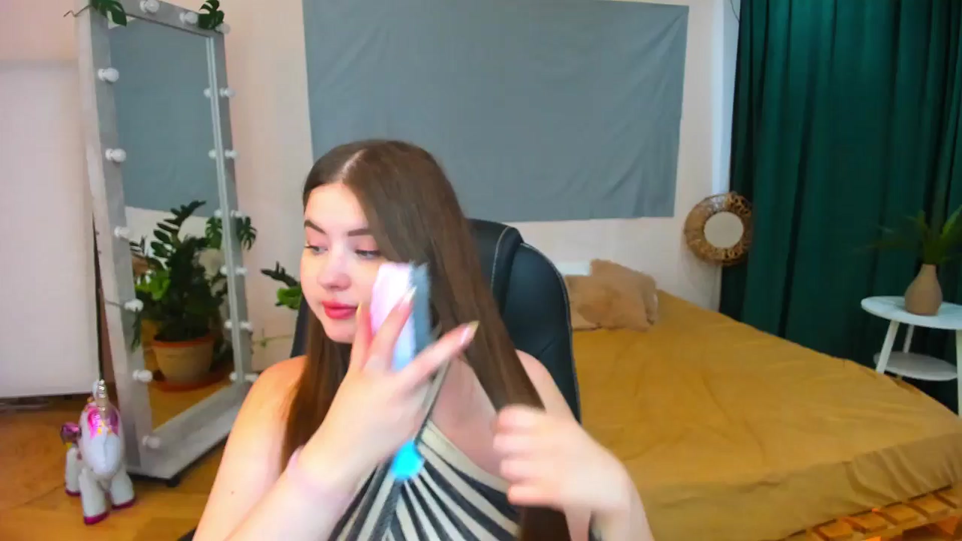 Gallery image thumbnail from AdmireMyEyes's myfreecams stream on, 07/31/2024, 08:38 image 3 of 20